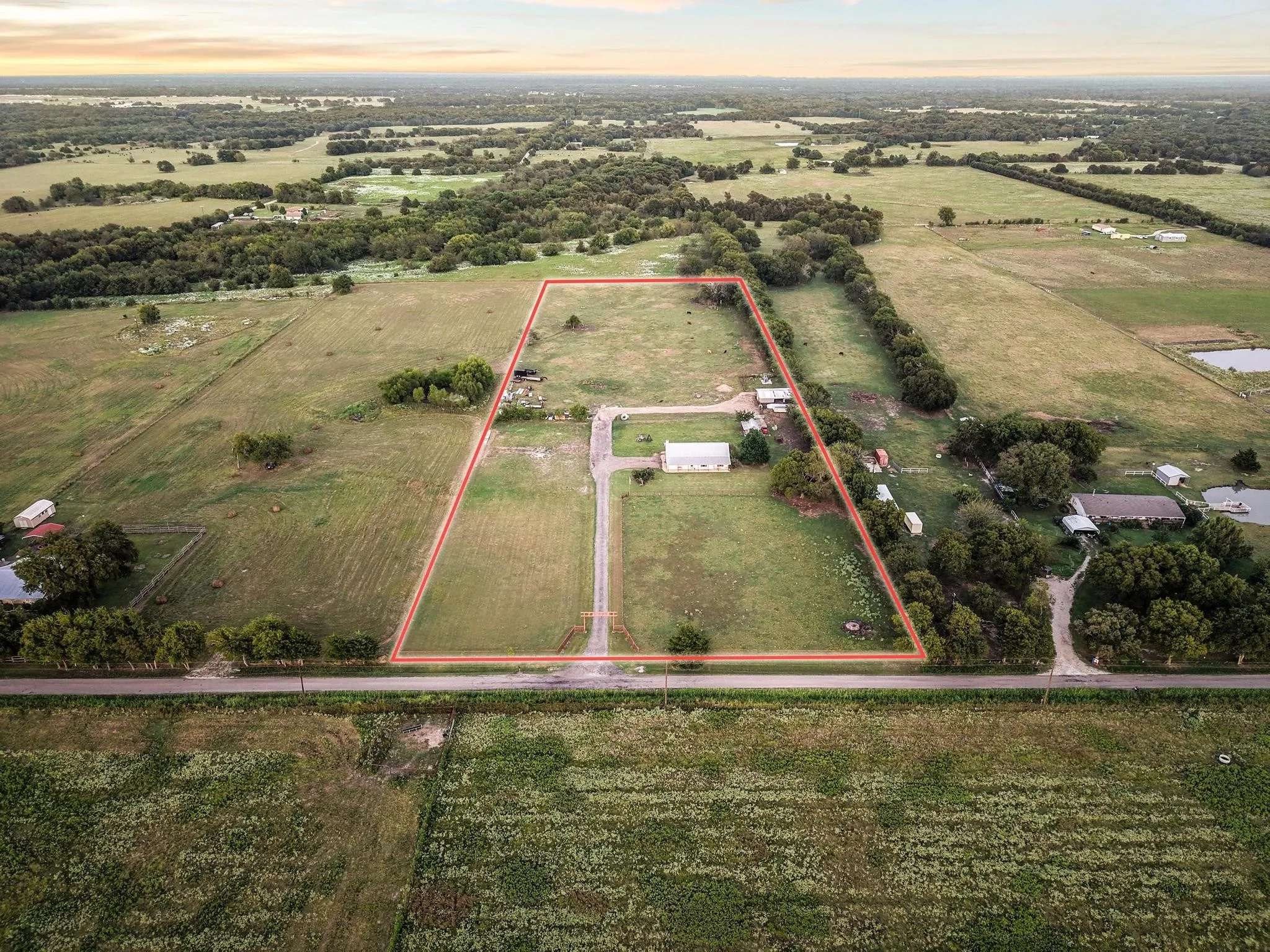 Farm For Sale in Hunt County , 5285 County Road 3226, Lone Oak, Texas 75453, 3 Bedrooms, 2 Bathrooms, Garage spaces, 1,914 Sqft, built in 2007, Preowned, Price $599,000, mls#21050353, Real Estate Agent in Lone Oak, Homes For Sale in Hunt county, Homes For Sale in Lone Oak, Realtor in Lone Oak Texas, Real Estate Brokerage Independent Realty Texas, Luminita Cordes Realtor