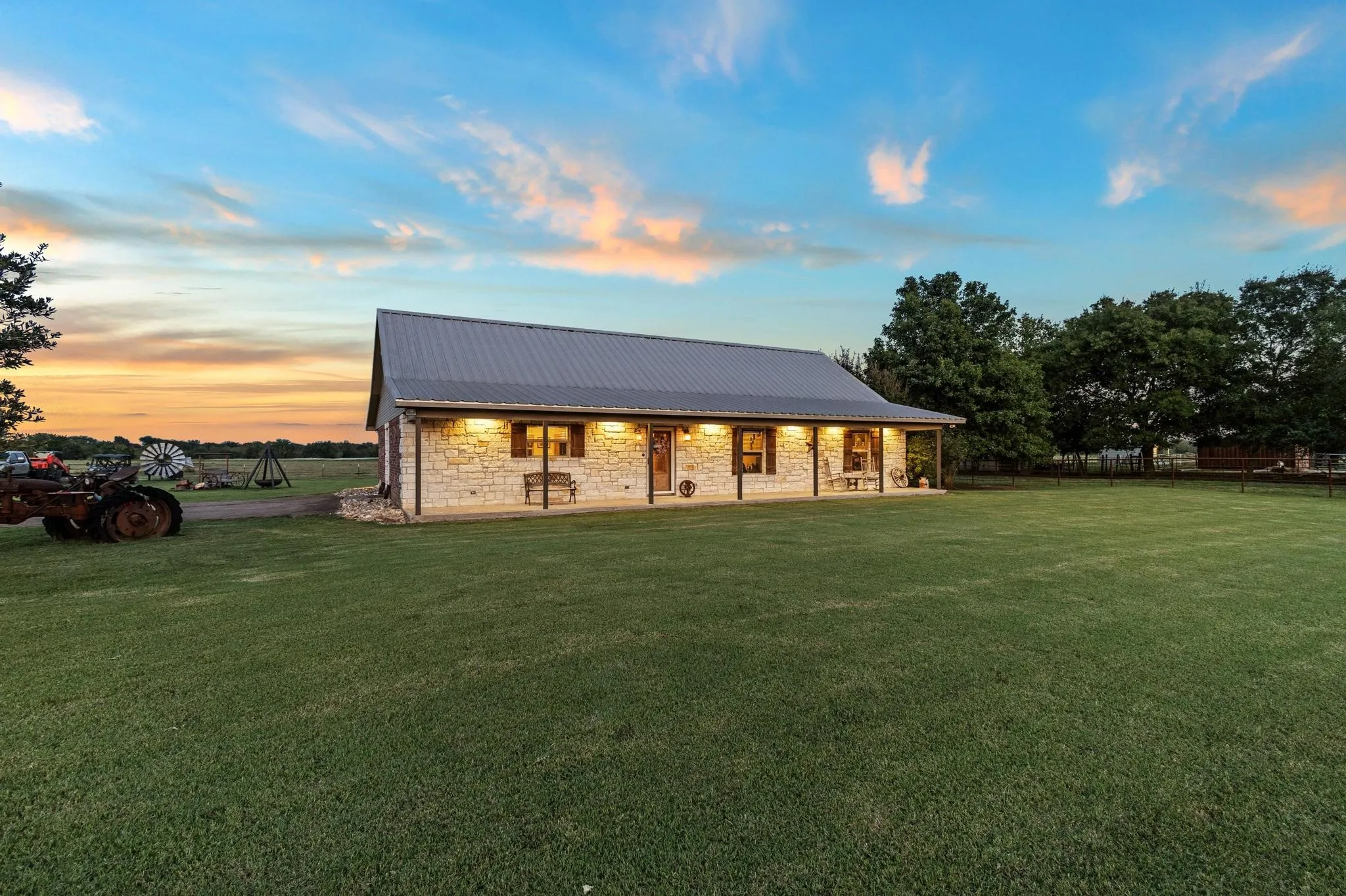 Farm For Sale in Hunt County , 5285 County Road 3226, Lone Oak, Texas 75453, 3 Bedrooms, 2 Bathrooms, Garage spaces, 1,914 Sqft, built in 2007, Preowned, Price $599,000, mls#21050353, Real Estate Agent in Lone Oak, Homes For Sale in Hunt county, Homes For Sale in Lone Oak, Realtor in Lone Oak Texas, Real Estate Brokerage Independent Realty Texas, Luminita Cordes Realtor