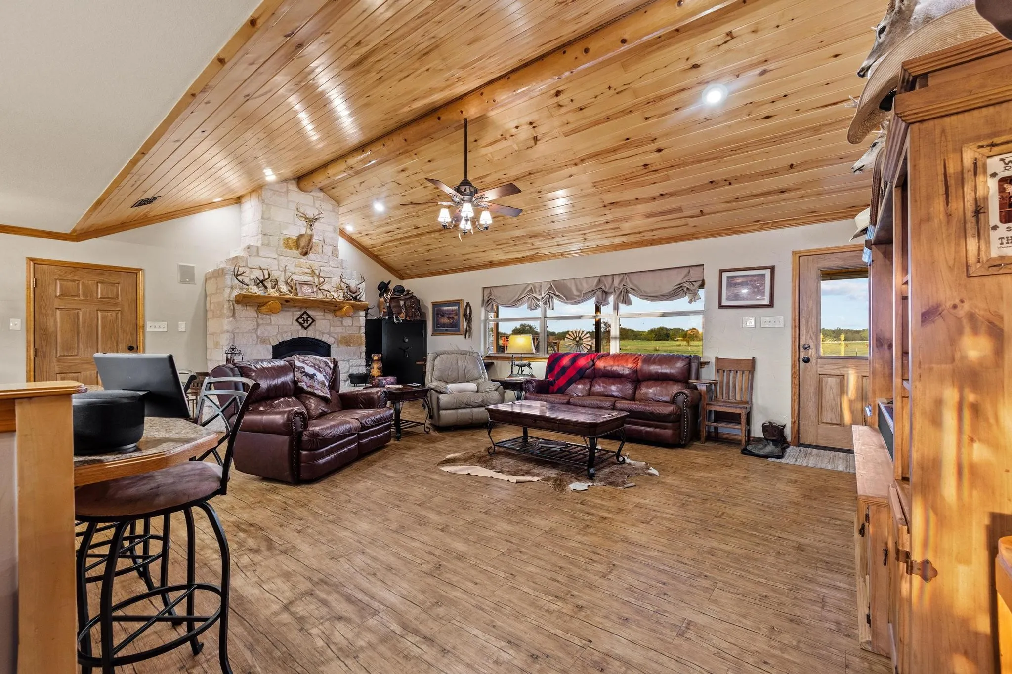 Farm For Sale in Hunt County , 5285 County Road 3226, Lone Oak, Texas 75453, 3 Bedrooms, 2 Bathrooms, Garage spaces, 1,914 Sqft, built in 2007, Preowned, Price $599,000, mls#21050353, Real Estate Agent in Lone Oak, Homes For Sale in Hunt county, Homes For Sale in Lone Oak, Realtor in Lone Oak Texas, Real Estate Brokerage Independent Realty Texas, Luminita Cordes Realtor
