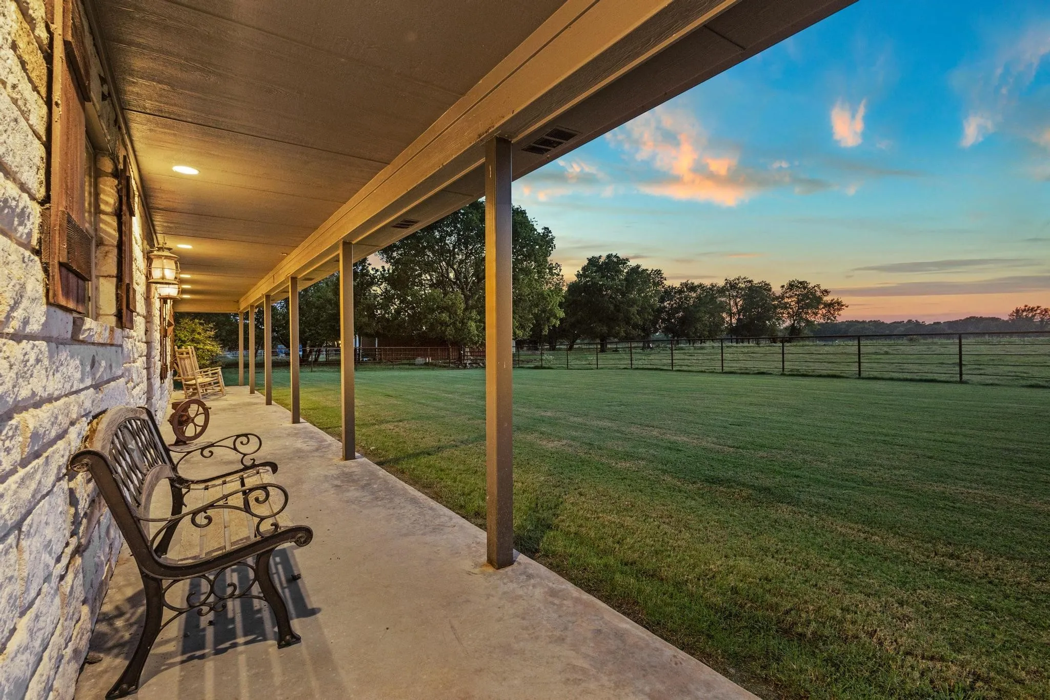 Farm For Sale in Hunt County , 5285 County Road 3226, Lone Oak, Texas 75453, 3 Bedrooms, 2 Bathrooms, Garage spaces, 1,914 Sqft, built in 2007, Preowned, Price $599,000, mls#21050353, Real Estate Agent in Lone Oak, Homes For Sale in Hunt county, Homes For Sale in Lone Oak, Realtor in Lone Oak Texas, Real Estate Brokerage Independent Realty Texas, Luminita Cordes Realtor