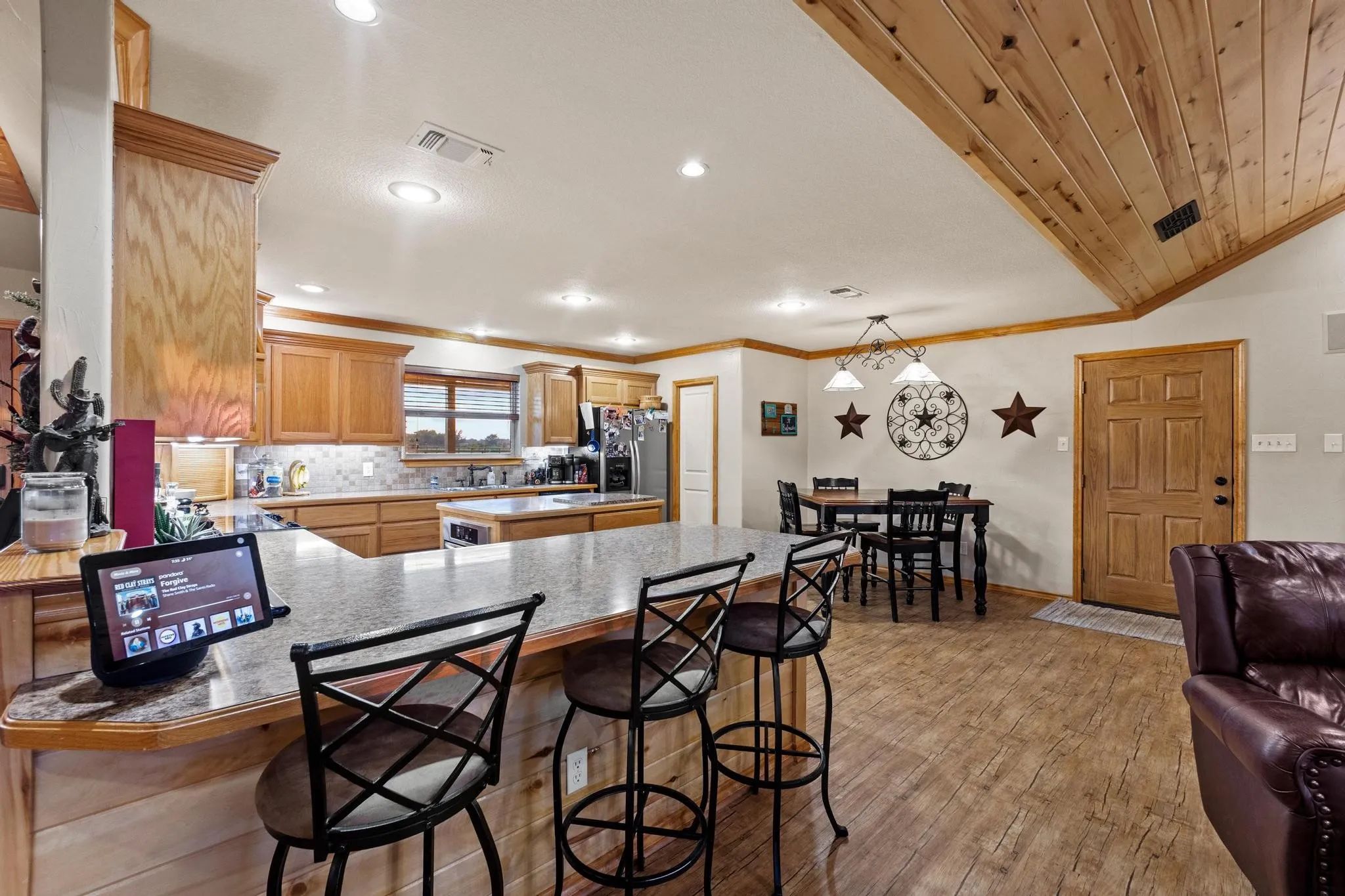 Farm For Sale in Hunt County , 5285 County Road 3226, Lone Oak, Texas 75453, 3 Bedrooms, 2 Bathrooms, Garage spaces, 1,914 Sqft, built in 2007, Preowned, Price $599,000, mls#21050353, Real Estate Agent in Lone Oak, Homes For Sale in Hunt county, Homes For Sale in Lone Oak, Realtor in Lone Oak Texas, Real Estate Brokerage Independent Realty Texas, Luminita Cordes Realtor