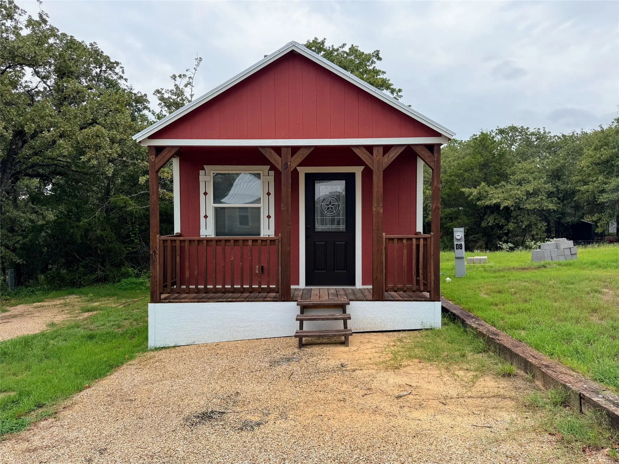 Single Family Residence For Rent in Parker County , 5001 Knob Hill Road D2-D5, Azle, Texas 76020, 2 Bedrooms, 1 Bathroom, Garage spaces, 436 Sqft, built in 2022, New Construction - Complete, Price $1,250, mls#21050549, Real Estate Agent in Azle, Homes For Rent in Parker county, Homes For Rent in Azle, Realtor in Azle Texas, Real Estate Brokerage Independent Realty Texas, Luminita Cordes Realtor