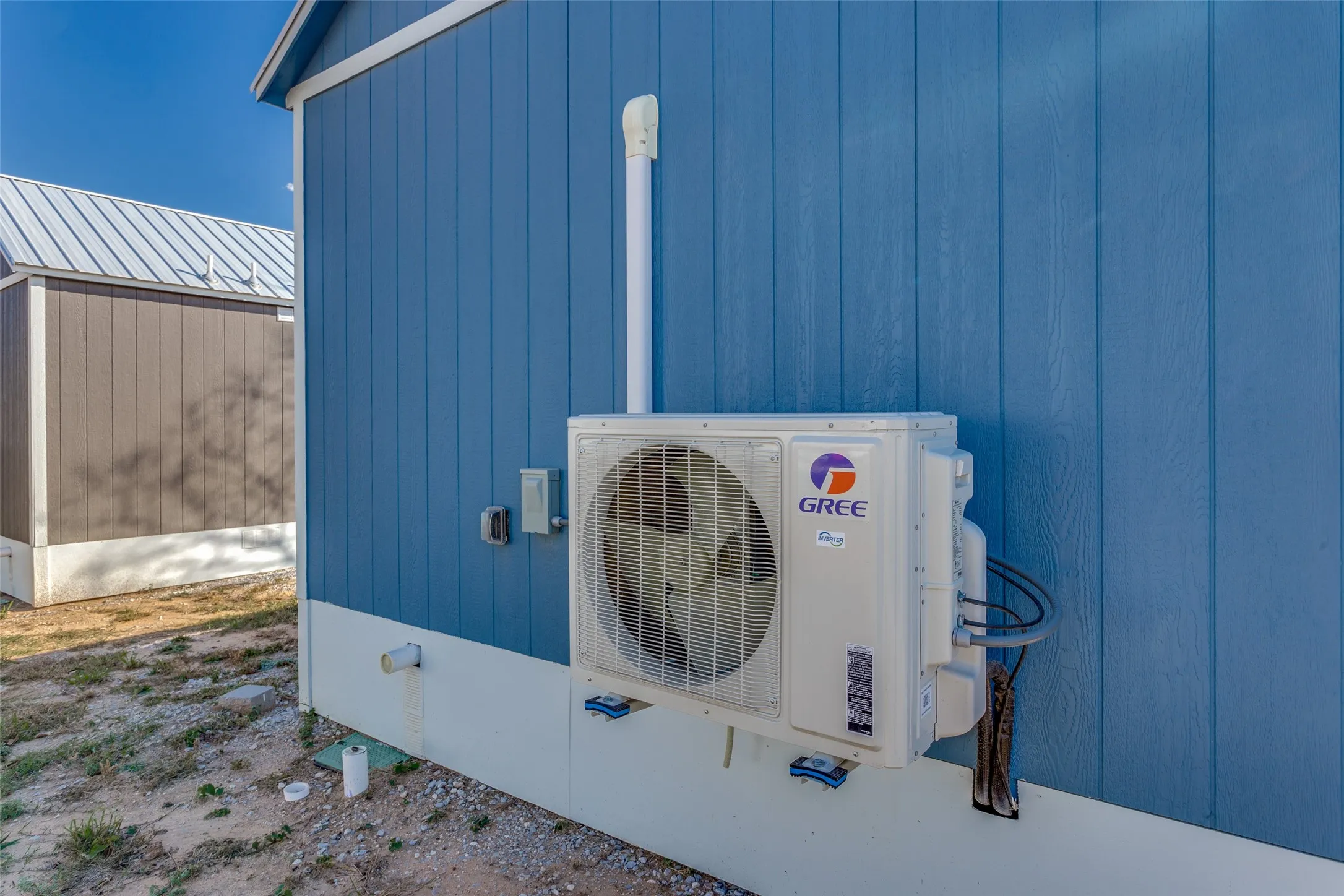 Single Family Residence For Rent in Parker County , 5001 Knob Hill Road D2-D5, Azle, Texas 76020, 2 Bedrooms, 1 Bathroom, Garage spaces, 436 Sqft, built in 2022, New Construction - Complete, Price $1,250, mls#21050549, Real Estate Agent in Azle, Homes For Rent in Parker county, Homes For Rent in Azle, Realtor in Azle Texas, Real Estate Brokerage Independent Realty Texas, Luminita Cordes Realtor