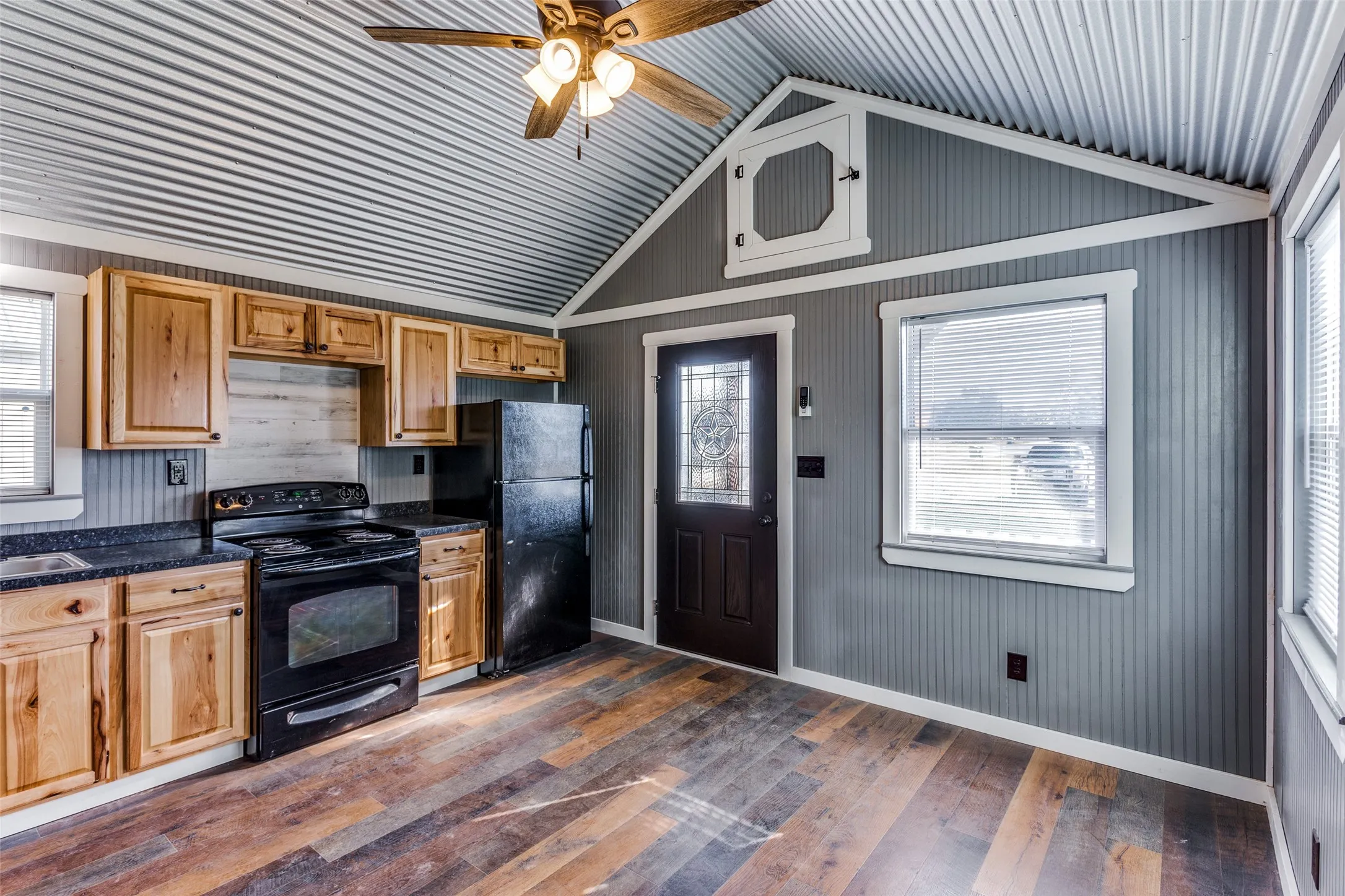 Single Family Residence For Rent in Parker County , 5001 Knob Hill Road D2-D5, Azle, Texas 76020, 2 Bedrooms, 1 Bathroom, Garage spaces, 436 Sqft, built in 2022, New Construction - Complete, Price $1,250, mls#21050549, Real Estate Agent in Azle, Homes For Rent in Parker county, Homes For Rent in Azle, Realtor in Azle Texas, Real Estate Brokerage Independent Realty Texas, Luminita Cordes Realtor
