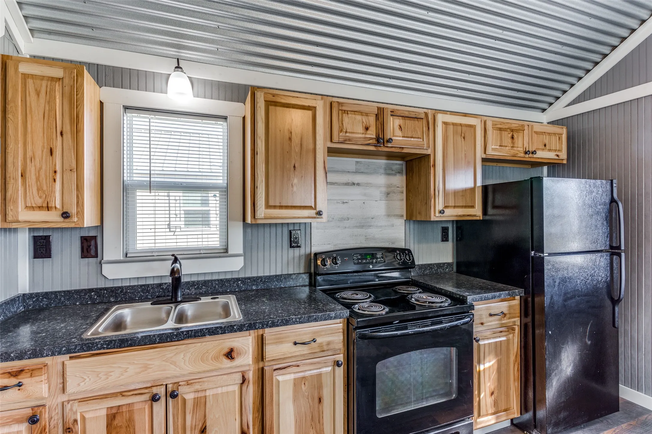 Single Family Residence For Rent in Parker County , 5001 Knob Hill Road D2-D5, Azle, Texas 76020, 2 Bedrooms, 1 Bathroom, Garage spaces, 436 Sqft, built in 2022, New Construction - Complete, Price $1,250, mls#21050549, Real Estate Agent in Azle, Homes For Rent in Parker county, Homes For Rent in Azle, Realtor in Azle Texas, Real Estate Brokerage Independent Realty Texas, Luminita Cordes Realtor
