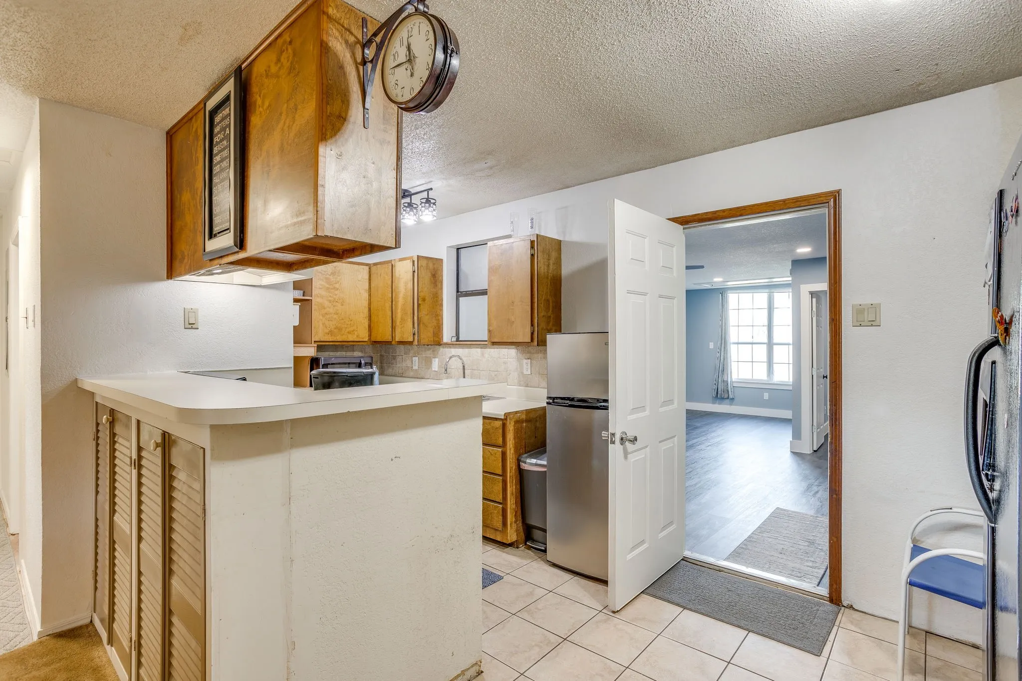Single Family Residence For Sale in Tarrant County , 1950 Kiowa Lance, Crowley, Texas 76036, 3 Bedroom, 2 Bathroom, 2 Garage spaces, 2,040 Sqft, built in 1965, Preowned, mls#21048285, Real Estate Agent in Crowley, Homes For Sale in Tarrant county, Homes For Sale in Crowley, Realtor in Crowley Texas, Real Estate Brokerage Independent Realty Texas, Luminita Cordes Realtor