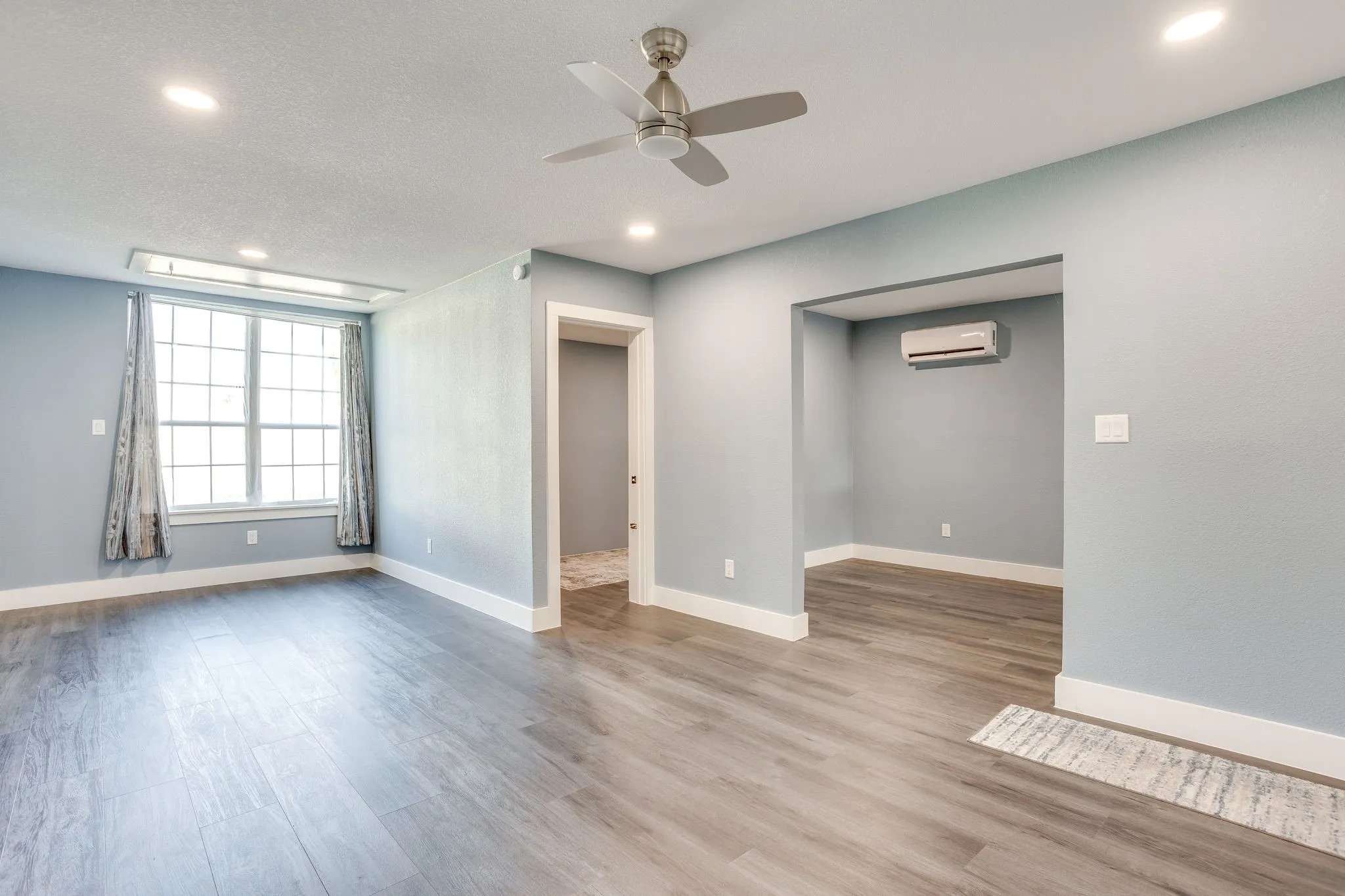 Single Family Residence For Sale in Tarrant County , 1950 Kiowa Lance, Crowley, Texas 76036, 3 Bedroom, 2 Bathroom, 2 Garage spaces, 2,040 Sqft, built in 1965, Preowned, mls#21048285, Real Estate Agent in Crowley, Homes For Sale in Tarrant county, Homes For Sale in Crowley, Realtor in Crowley Texas, Real Estate Brokerage Independent Realty Texas, Luminita Cordes Realtor