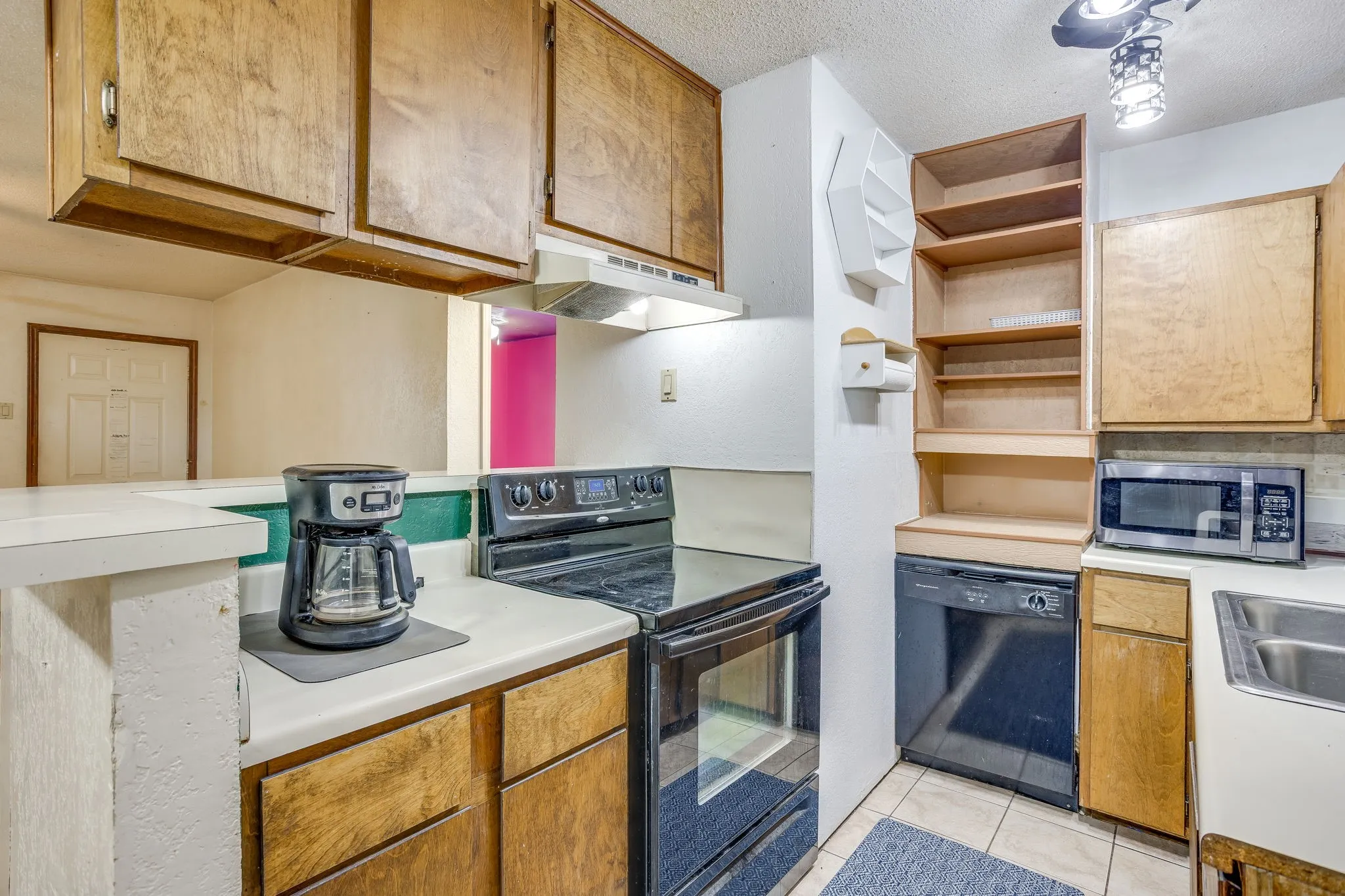 Single Family Residence For Sale in Tarrant County , 1950 Kiowa Lance, Crowley, Texas 76036, 3 Bedroom, 2 Bathroom, 2 Garage spaces, 2,040 Sqft, built in 1965, Preowned, mls#21048285, Real Estate Agent in Crowley, Homes For Sale in Tarrant county, Homes For Sale in Crowley, Realtor in Crowley Texas, Real Estate Brokerage Independent Realty Texas, Luminita Cordes Realtor