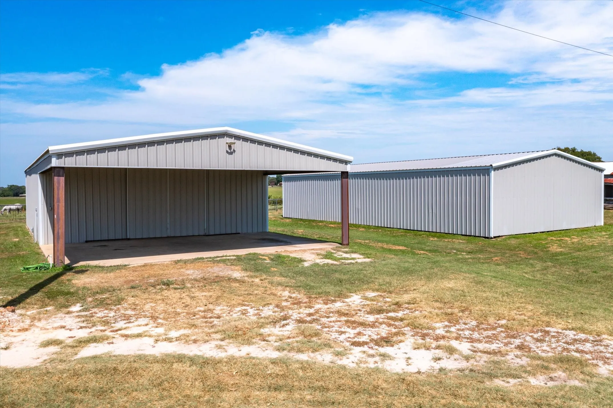 Farm For Sale in Van Zandt County , 9208 FM 17 89 Acres, Grand Saline, Texas 75140, 3 Bedroom, 4 Bathroom, 2 Garage spaces, 3,604 Sqft, built in 2007, mls#21051947, Real Estate Agent in Grand Saline, Homes For Sale in Van Zandt county, Homes For Sale in Grand Saline, Realtor in Grand Saline Texas, Real Estate Brokerage Independent Realty Texas, Luminita Cordes Realtor