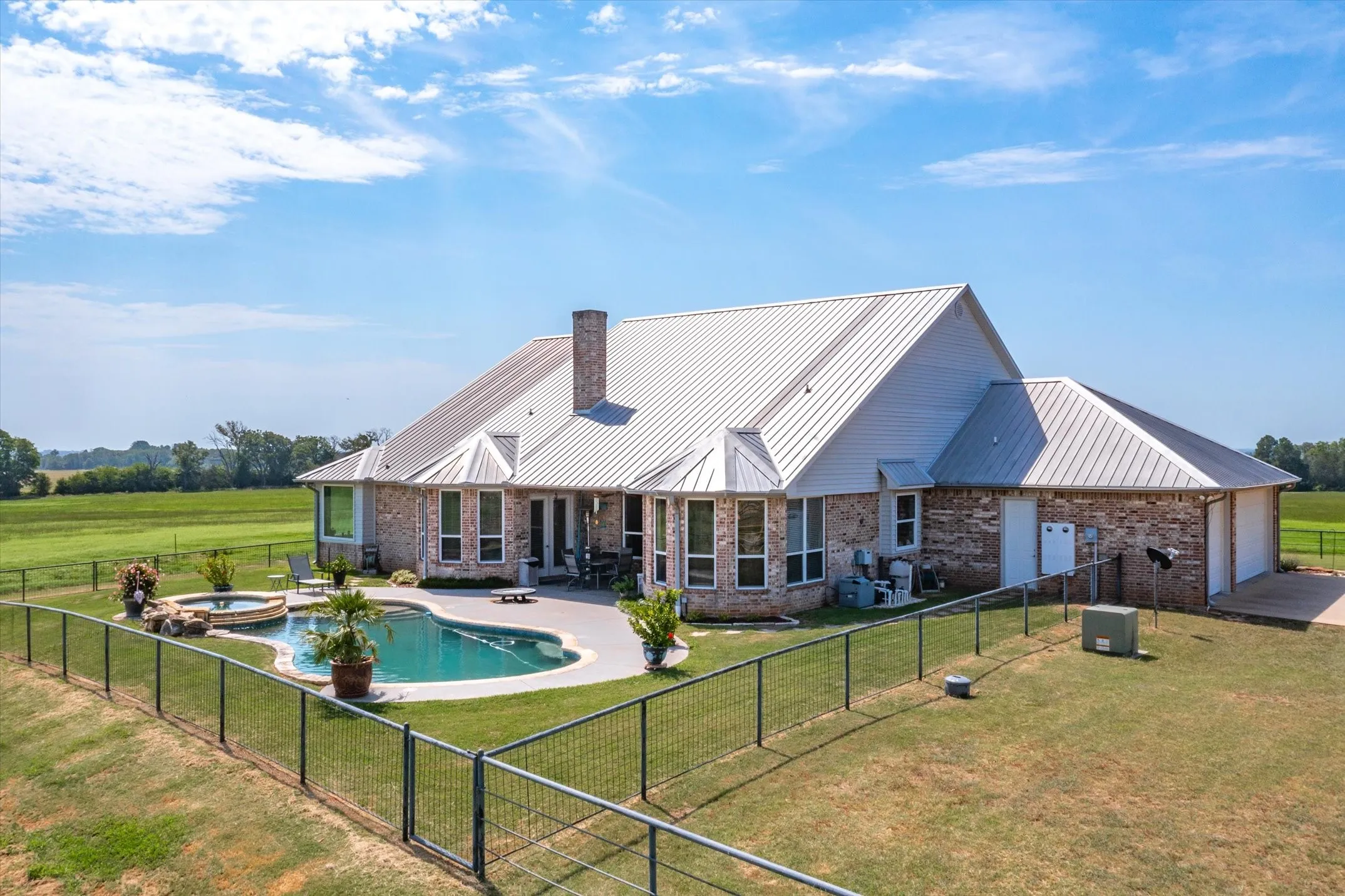 Farm For Sale in Van Zandt County , 9208 FM 17 89 Acres, Grand Saline, Texas 75140, 3 Bedroom, 4 Bathroom, 2 Garage spaces, 3,604 Sqft, built in 2007, mls#21051947, Real Estate Agent in Grand Saline, Homes For Sale in Van Zandt county, Homes For Sale in Grand Saline, Realtor in Grand Saline Texas, Real Estate Brokerage Independent Realty Texas, Luminita Cordes Realtor