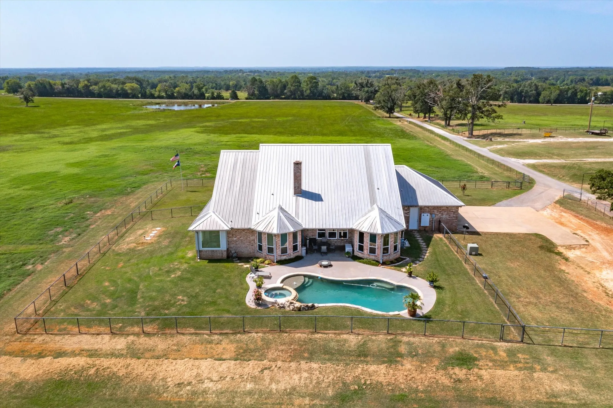 Farm For Sale in Van Zandt County , 9208 FM 17 89 Acres, Grand Saline, Texas 75140, 3 Bedroom, 4 Bathroom, 2 Garage spaces, 3,604 Sqft, built in 2007, mls#21051947, Real Estate Agent in Grand Saline, Homes For Sale in Van Zandt county, Homes For Sale in Grand Saline, Realtor in Grand Saline Texas, Real Estate Brokerage Independent Realty Texas, Luminita Cordes Realtor