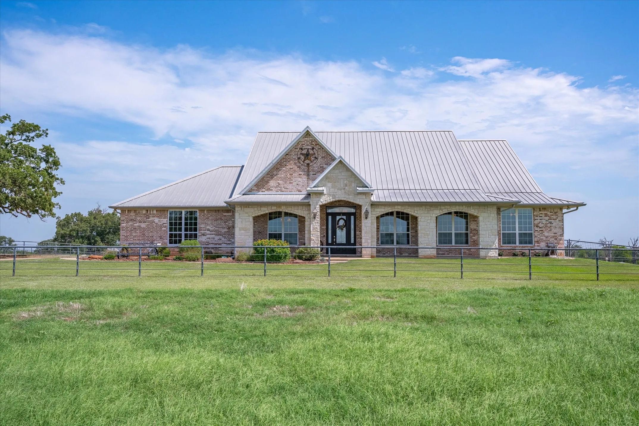 Farm For Sale in Van Zandt County , 9208 FM 17 89 Acres, Grand Saline, Texas 75140, 3 Bedroom, 4 Bathroom, 2 Garage spaces, 3,604 Sqft, built in 2007, mls#21051947, Real Estate Agent in Grand Saline, Homes For Sale in Van Zandt county, Homes For Sale in Grand Saline, Realtor in Grand Saline Texas, Real Estate Brokerage Independent Realty Texas, Luminita Cordes Realtor