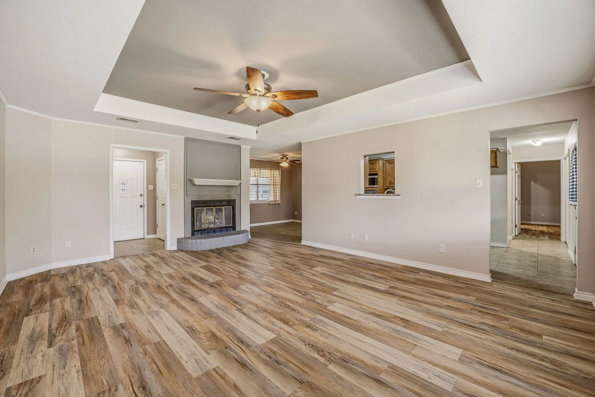 Single Family Residence For Sale in Erath County , 1407 Inglewood Drive, Stephenville, Texas 76401, 3 Bedroom, 2 Bathroom, 2 Garage spaces, 1,635 Sqft, built in 1985, Preowned, mls#21050620, Real Estate Agent in Stephenville, Homes For Sale in Erath county, Homes For Sale in Stephenville, Realtor in Stephenville Texas, Real Estate Brokerage Independent Realty Texas, Luminita Cordes Realtor