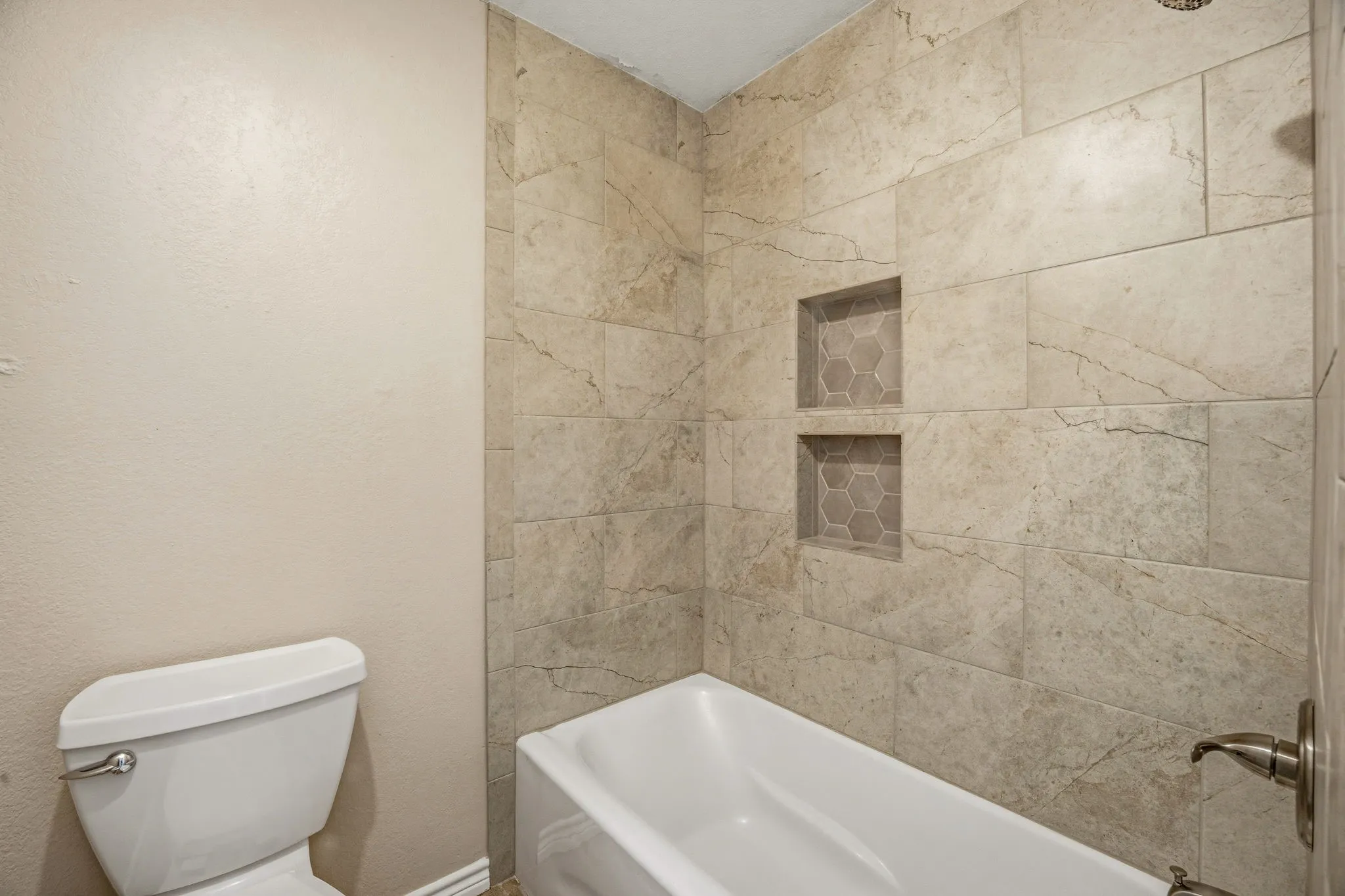 Single Family Residence For Sale in Erath County , 1407 Inglewood Drive, Stephenville, Texas 76401, 3 Bedroom, 2 Bathroom, 2 Garage spaces, 1,635 Sqft, built in 1985, Preowned, mls#21050620, Real Estate Agent in Stephenville, Homes For Sale in Erath county, Homes For Sale in Stephenville, Realtor in Stephenville Texas, Real Estate Brokerage Independent Realty Texas, Luminita Cordes Realtor