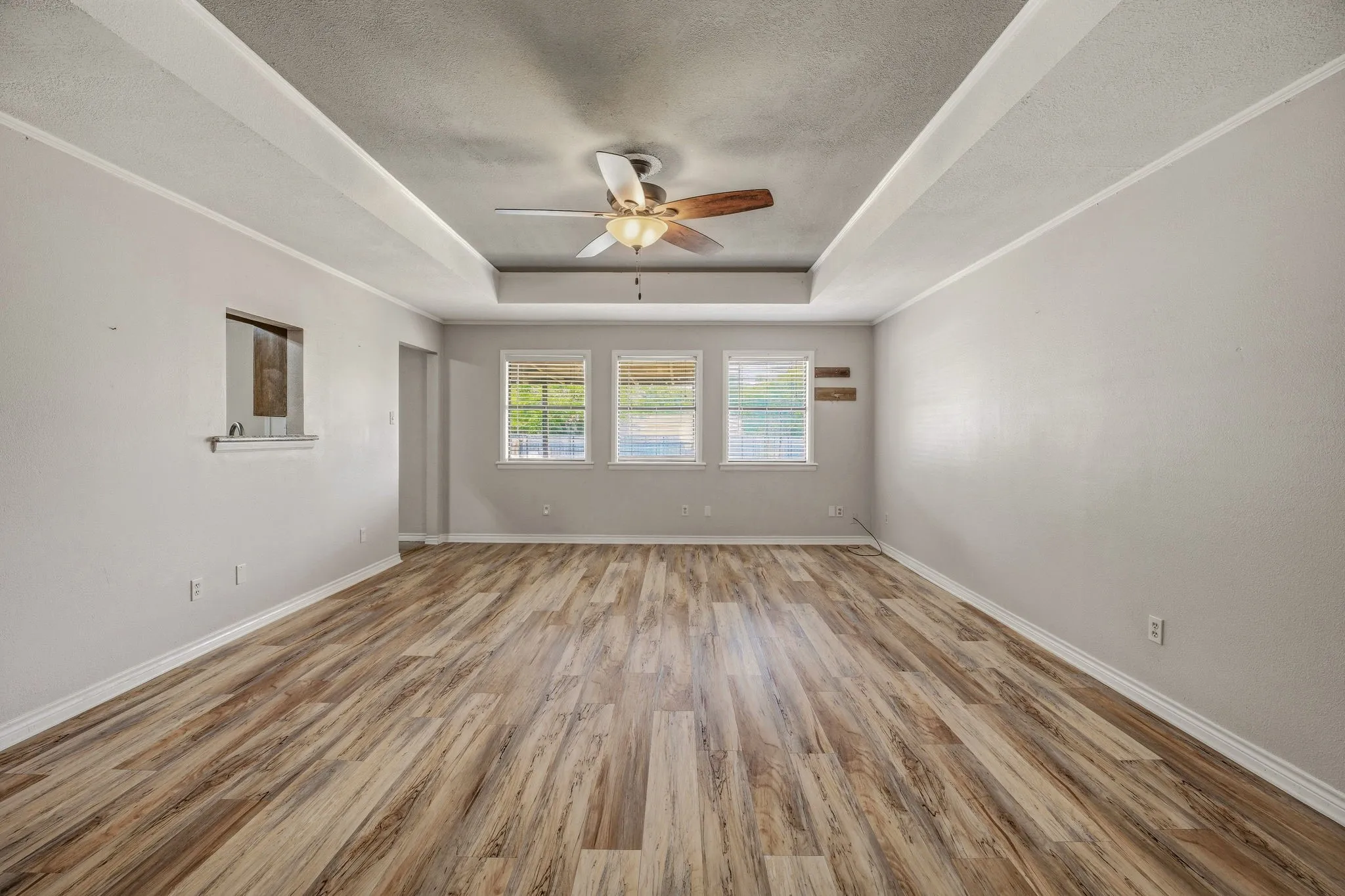 Single Family Residence For Sale in Erath County , 1407 Inglewood Drive, Stephenville, Texas 76401, 3 Bedroom, 2 Bathroom, 2 Garage spaces, 1,635 Sqft, built in 1985, Preowned, mls#21050620, Real Estate Agent in Stephenville, Homes For Sale in Erath county, Homes For Sale in Stephenville, Realtor in Stephenville Texas, Real Estate Brokerage Independent Realty Texas, Luminita Cordes Realtor