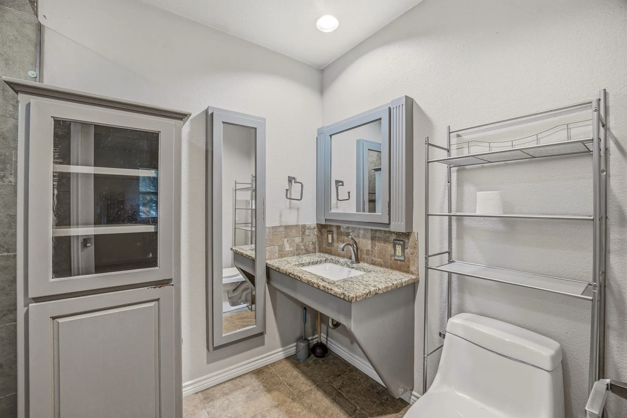 Single Family Residence For Sale in Erath County , 1407 Inglewood Drive, Stephenville, Texas 76401, 3 Bedroom, 2 Bathroom, 2 Garage spaces, 1,635 Sqft, built in 1985, Preowned, mls#21050620, Real Estate Agent in Stephenville, Homes For Sale in Erath county, Homes For Sale in Stephenville, Realtor in Stephenville Texas, Real Estate Brokerage Independent Realty Texas, Luminita Cordes Realtor