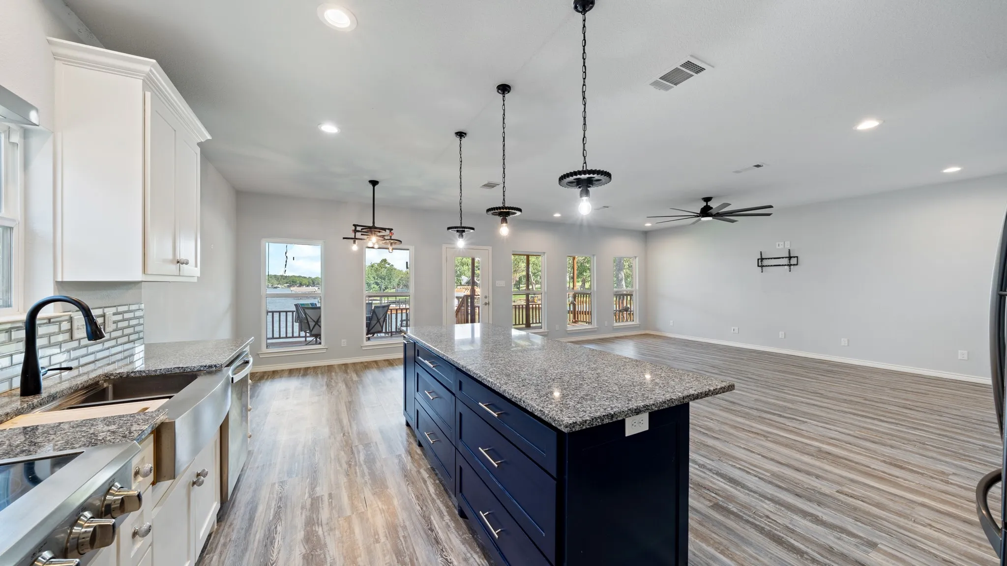 Single Family Residence For Sale in Henderson County , 151 Sun Down Trail, Mabank, Texas 75156, 3 Bedroom, 2 Bathroom, Garage spaces, 2,448 Sqft, built in 2021, Preowned, mls#21051980, Real Estate Agent in Mabank, Homes For Sale in Henderson county, Homes For Sale in Mabank, Realtor in Mabank Texas, Real Estate Brokerage Independent Realty Texas, Luminita Cordes Realtor