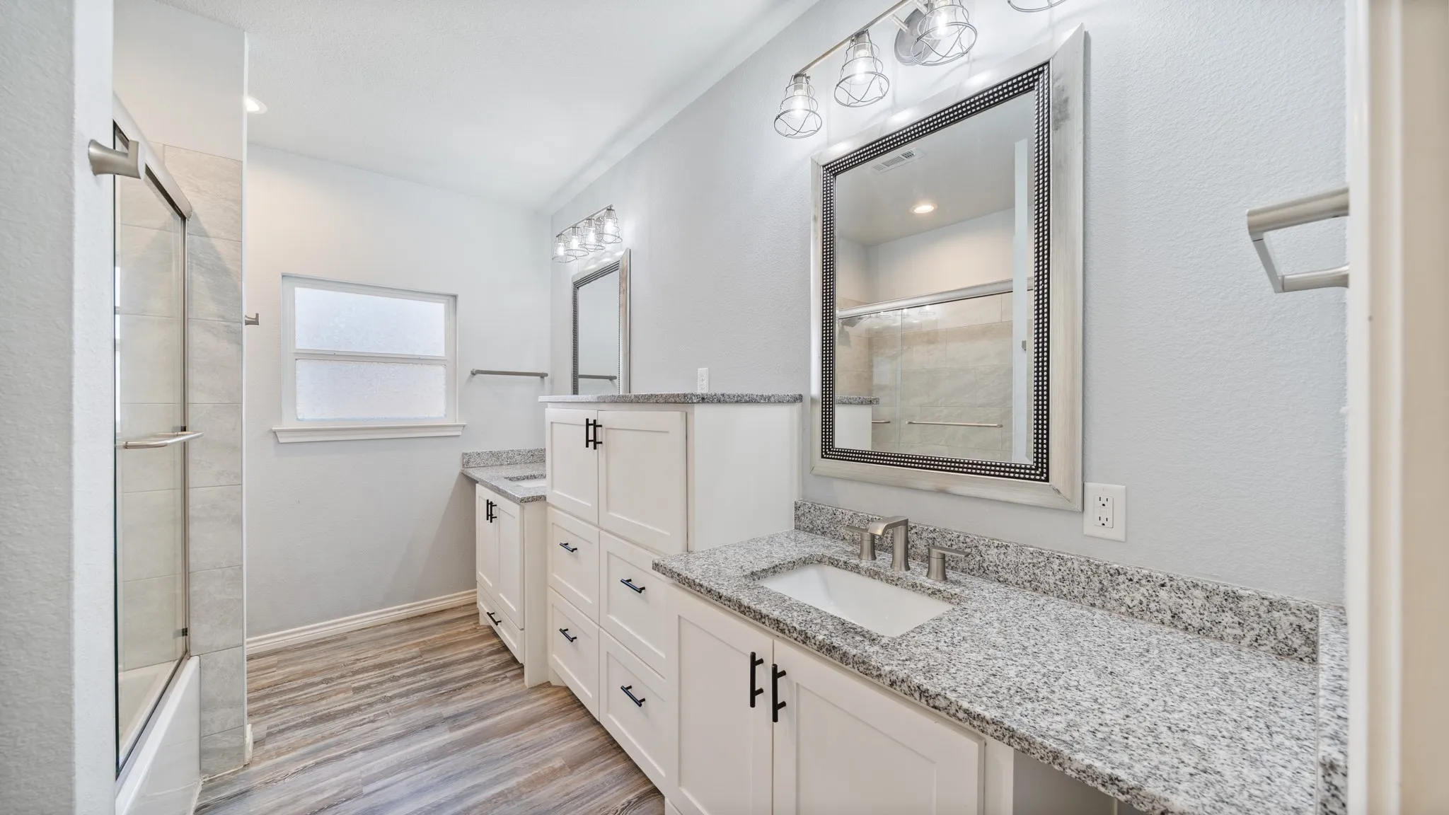Single Family Residence For Sale in Henderson County , 151 Sun Down Trail, Mabank, Texas 75156, 3 Bedroom, 2 Bathroom, Garage spaces, 2,448 Sqft, built in 2021, Preowned, mls#21051980, Real Estate Agent in Mabank, Homes For Sale in Henderson county, Homes For Sale in Mabank, Realtor in Mabank Texas, Real Estate Brokerage Independent Realty Texas, Luminita Cordes Realtor
