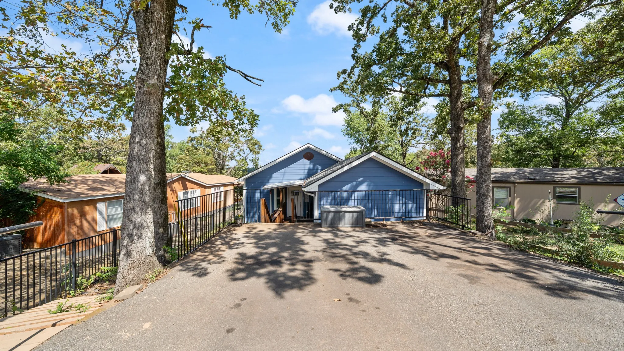Single Family Residence For Sale in Henderson County , 151 Sun Down Trail, Mabank, Texas 75156, 3 Bedroom, 2 Bathroom, Garage spaces, 2,448 Sqft, built in 2021, Preowned, mls#21051980, Real Estate Agent in Mabank, Homes For Sale in Henderson county, Homes For Sale in Mabank, Realtor in Mabank Texas, Real Estate Brokerage Independent Realty Texas, Luminita Cordes Realtor