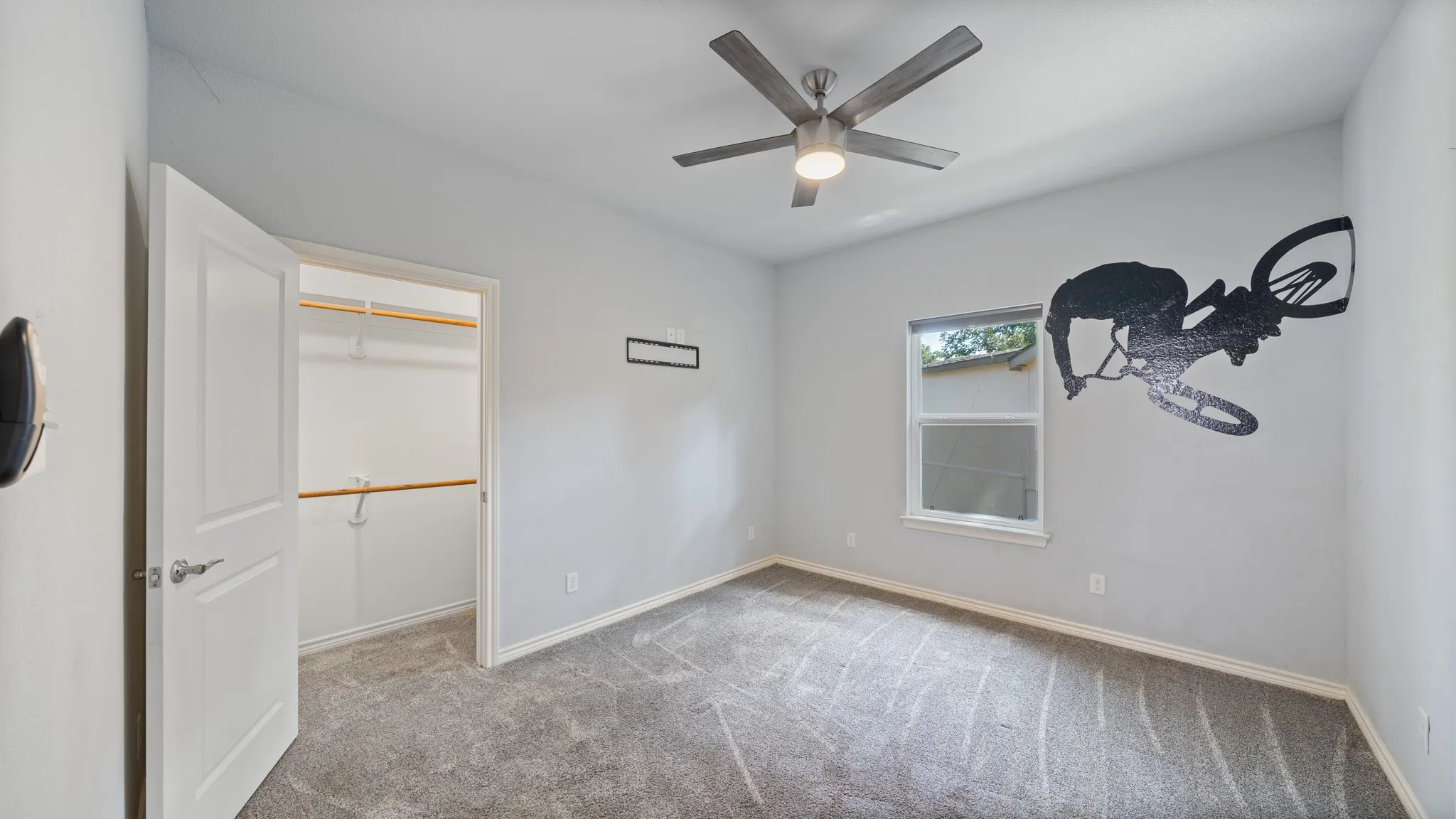 Single Family Residence For Sale in Henderson County , 151 Sun Down Trail, Mabank, Texas 75156, 3 Bedroom, 2 Bathroom, Garage spaces, 2,448 Sqft, built in 2021, Preowned, mls#21051980, Real Estate Agent in Mabank, Homes For Sale in Henderson county, Homes For Sale in Mabank, Realtor in Mabank Texas, Real Estate Brokerage Independent Realty Texas, Luminita Cordes Realtor