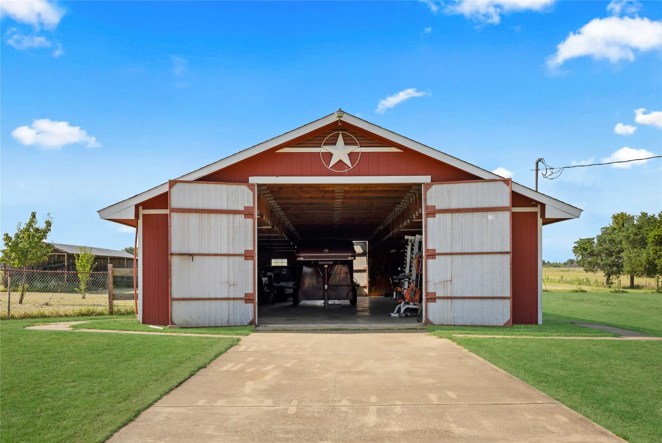 Single Family Residence For Sale in Johnson County , 4425 County Road 711, Cleburne, Texas 76031, 3 Bedroom, 2 Bathroom, 2 Garage spaces, 2,482 Sqft, built in 0, mls#21049583, Real Estate Agent in Cleburne, Homes For Sale in Johnson county, Homes For Sale in Cleburne, Realtor in Cleburne Texas, Real Estate Brokerage Independent Realty Texas, Luminita Cordes Realtor