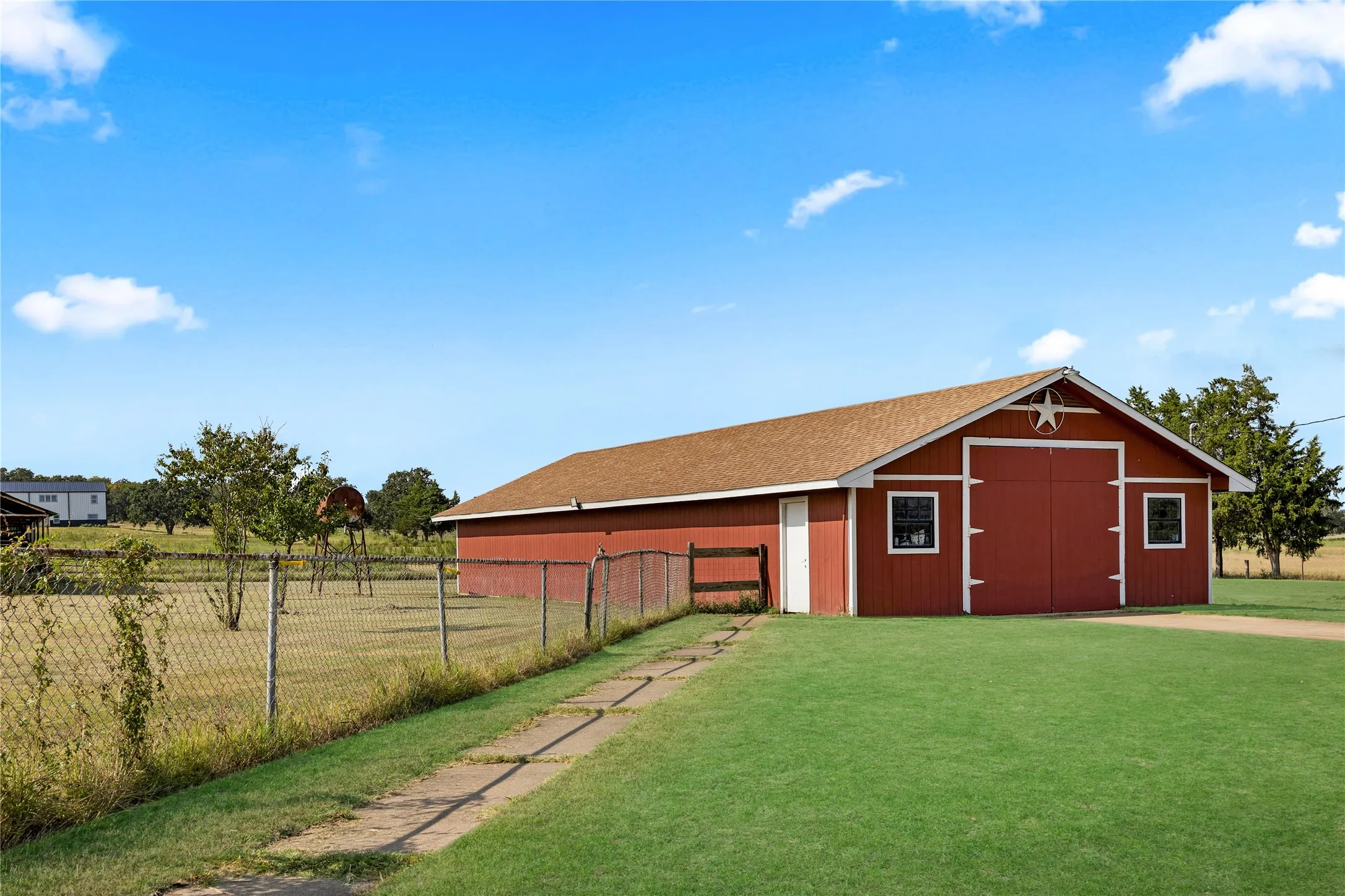 Single Family Residence For Sale in Johnson County , 4425 County Road 711, Cleburne, Texas 76031, 3 Bedroom, 2 Bathroom, 2 Garage spaces, 2,482 Sqft, built in 0, mls#21049583, Real Estate Agent in Cleburne, Homes For Sale in Johnson county, Homes For Sale in Cleburne, Realtor in Cleburne Texas, Real Estate Brokerage Independent Realty Texas, Luminita Cordes Realtor