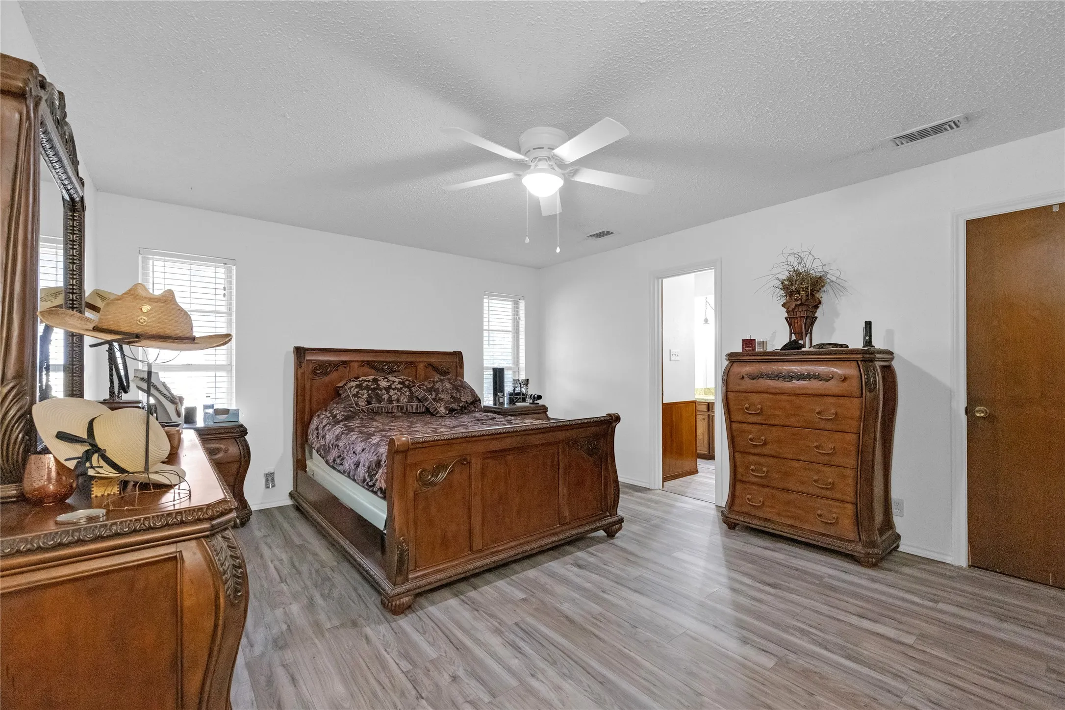 Single Family Residence For Sale in Johnson County , 4425 County Road 711, Cleburne, Texas 76031, 3 Bedroom, 2 Bathroom, 2 Garage spaces, 2,482 Sqft, built in 0, mls#21049583, Real Estate Agent in Cleburne, Homes For Sale in Johnson county, Homes For Sale in Cleburne, Realtor in Cleburne Texas, Real Estate Brokerage Independent Realty Texas, Luminita Cordes Realtor