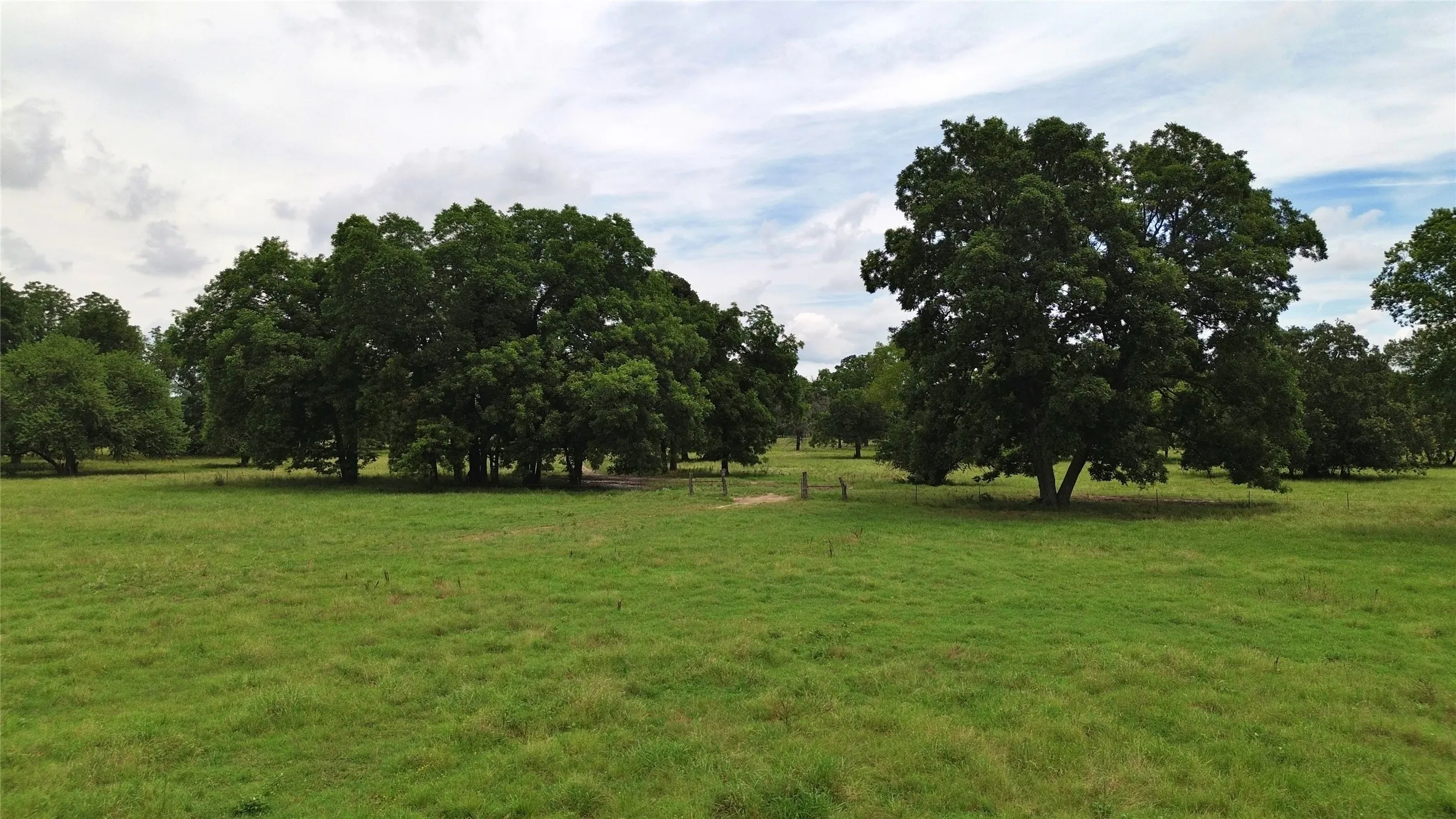 Ranch For Sale in Delta County , 695 County Road 1210, Lake Creek, Texas 75450, 0, 0, Garage spaces, 0 Sqft, built in 2000, Price $2,429,375, mls#21052676, Real Estate Agent in Lake Creek, Homes For Sale in Delta county, Homes For Sale in Lake Creek, Realtor in Lake Creek Texas, Real Estate Brokerage Independent Realty Texas, Luminita Cordes Realtor