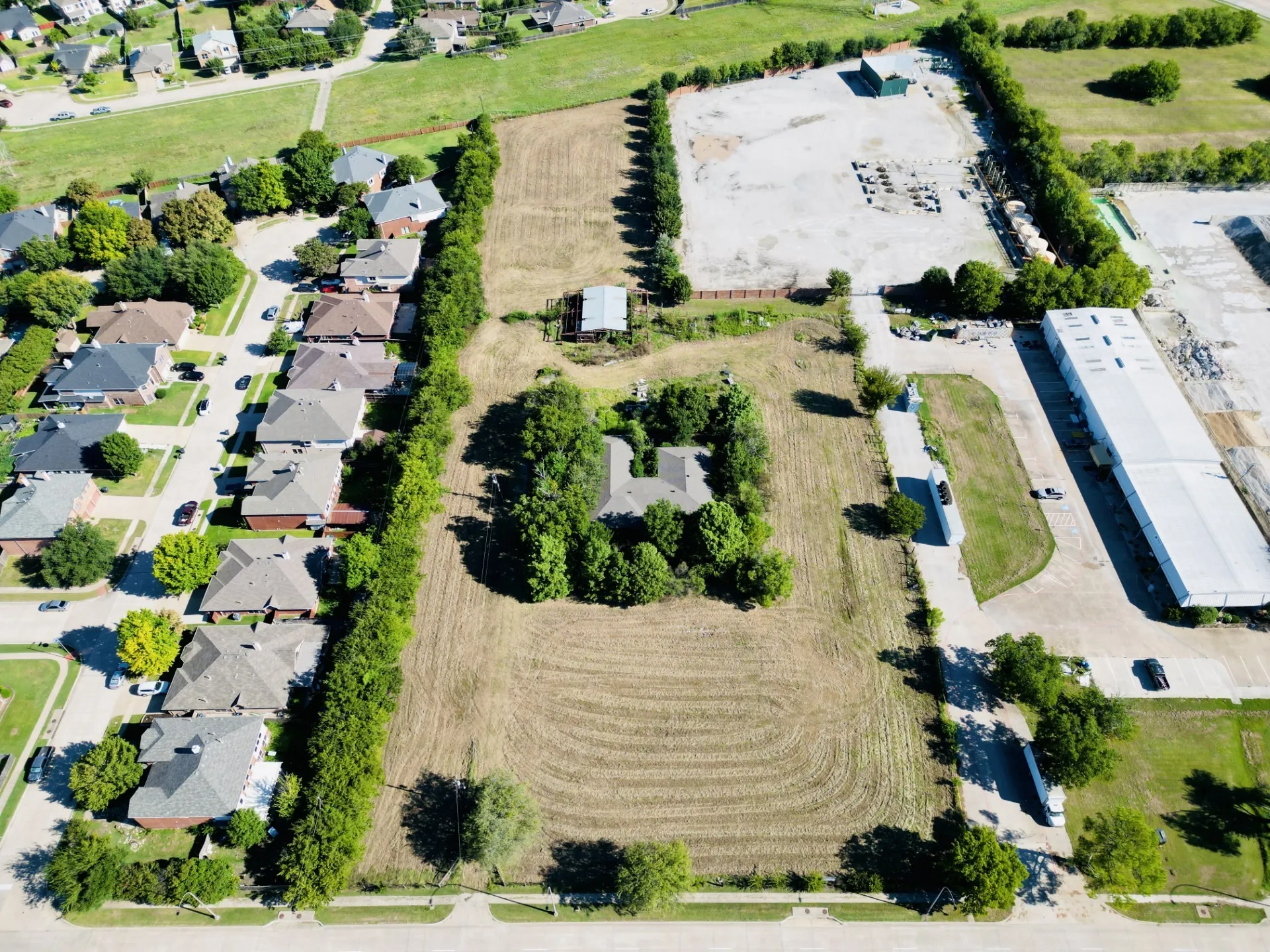 Improved Land For Sale in Tarrant County , 1809 Southeast Parkway, Arlington, Texas 76018, 0, 0, Garage spaces, 0 Sqft, built in 1938, mls#21050862, Real Estate Agent in Arlington, Homes For Sale in Tarrant county, Homes For Sale in Arlington, Realtor in Arlington Texas, Real Estate Brokerage Independent Realty Texas, Luminita Cordes Realtor