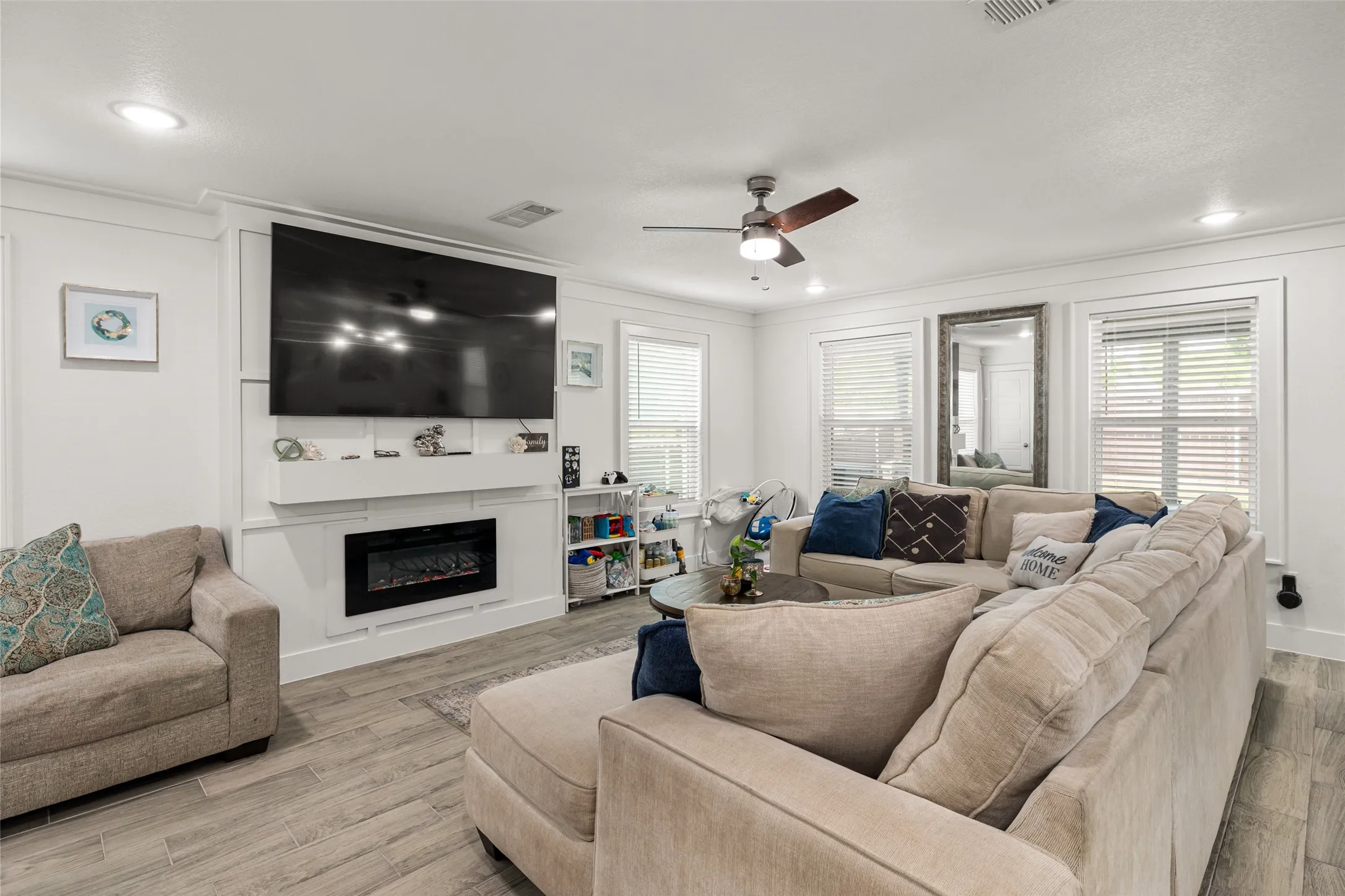 Single Family Residence For Sale in Hood County , 3516 Mulberry Drive, Granbury, Texas 76048, 3 Bedroom, 3 Bathroom, 2 Garage spaces, 1,832 Sqft, built in 2023, mls#21053246, Real Estate Agent in Granbury, Homes For Sale in Hood county, Homes For Sale in Granbury, Realtor in Granbury Texas, Real Estate Brokerage Independent Realty Texas, Luminita Cordes Realtor