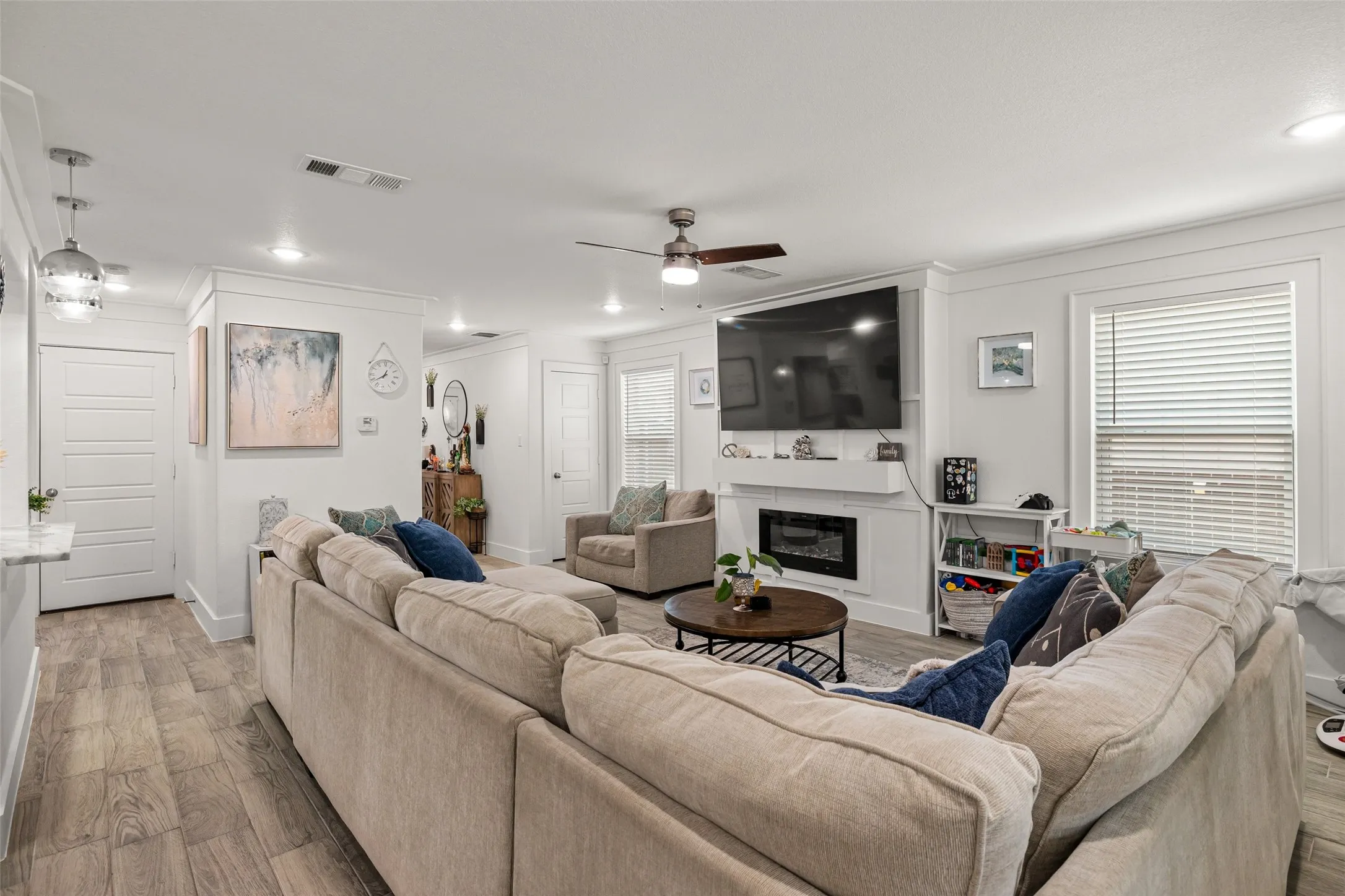 Single Family Residence For Sale in Hood County , 3516 Mulberry Drive, Granbury, Texas 76048, 3 Bedroom, 3 Bathroom, 2 Garage spaces, 1,832 Sqft, built in 2023, mls#21053246, Real Estate Agent in Granbury, Homes For Sale in Hood county, Homes For Sale in Granbury, Realtor in Granbury Texas, Real Estate Brokerage Independent Realty Texas, Luminita Cordes Realtor
