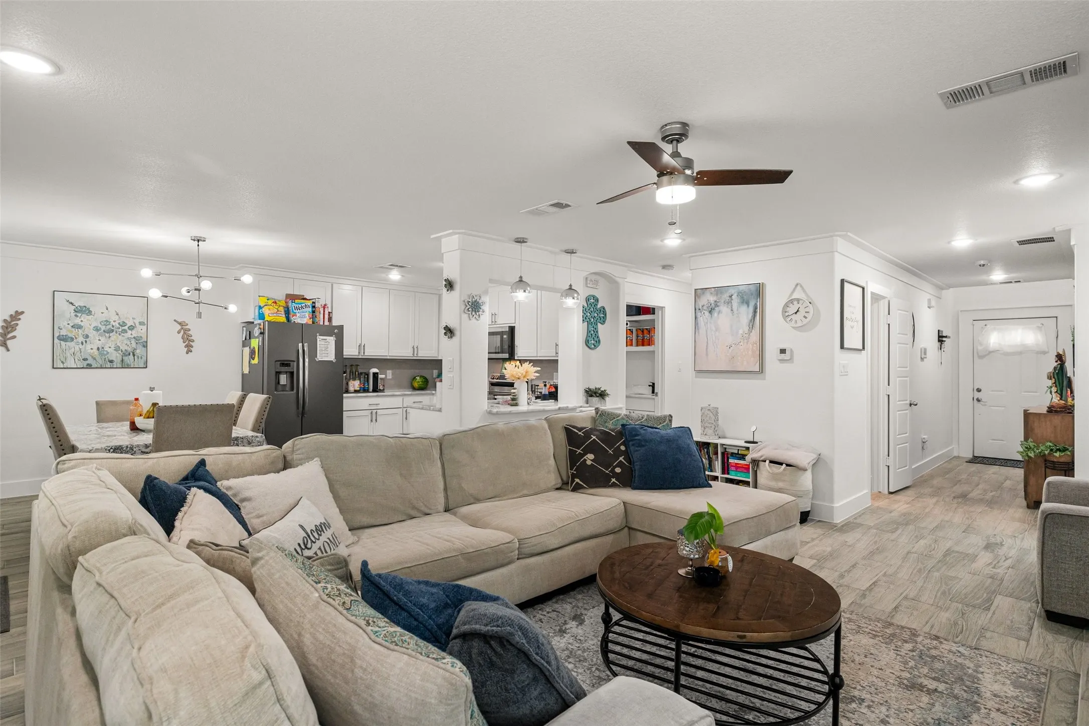 Single Family Residence For Sale in Hood County , 3516 Mulberry Drive, Granbury, Texas 76048, 3 Bedroom, 3 Bathroom, 2 Garage spaces, 1,832 Sqft, built in 2023, mls#21053246, Real Estate Agent in Granbury, Homes For Sale in Hood county, Homes For Sale in Granbury, Realtor in Granbury Texas, Real Estate Brokerage Independent Realty Texas, Luminita Cordes Realtor