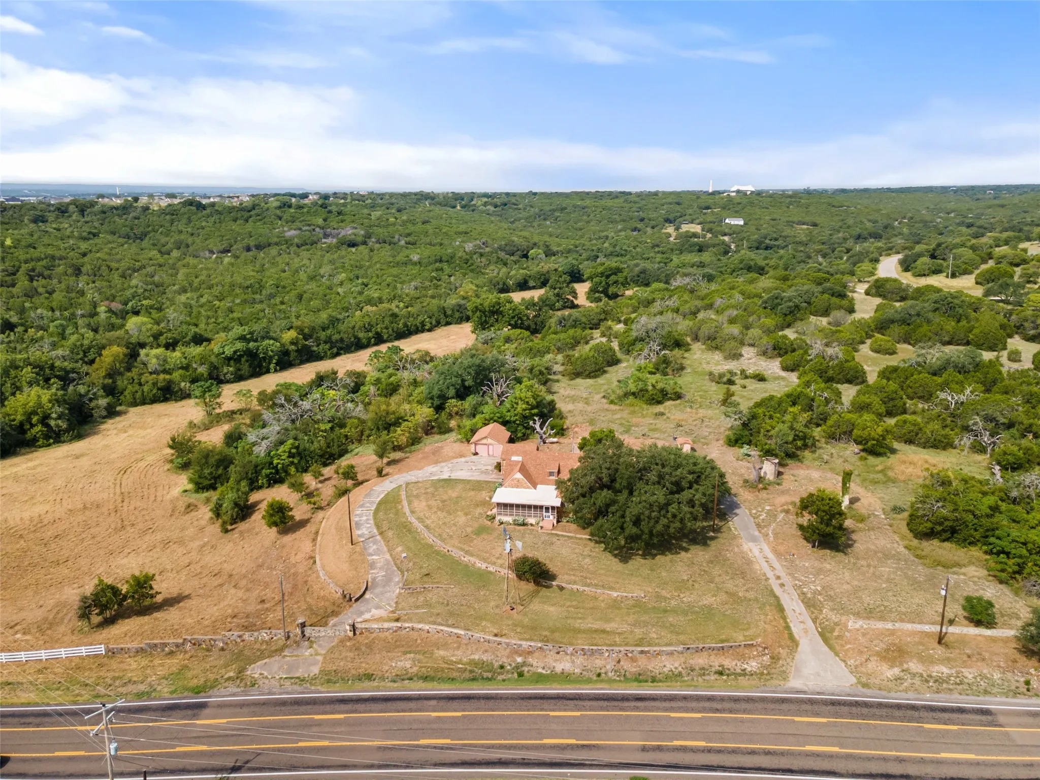 Single Family Residence For Sale in Somervell County , 1803 N Highway 144, Glen Rose, Texas 76043, 3 Bedroom, 3 Bathroom, 1 Garage spaces, 2,331 Sqft, built in 1929, mls#21053308, Real Estate Agent in Glen Rose, Homes For Sale in Somervell county, Homes For Sale in Glen Rose, Realtor in Glen Rose Texas, Real Estate Brokerage Independent Realty Texas, Luminita Cordes Realtor