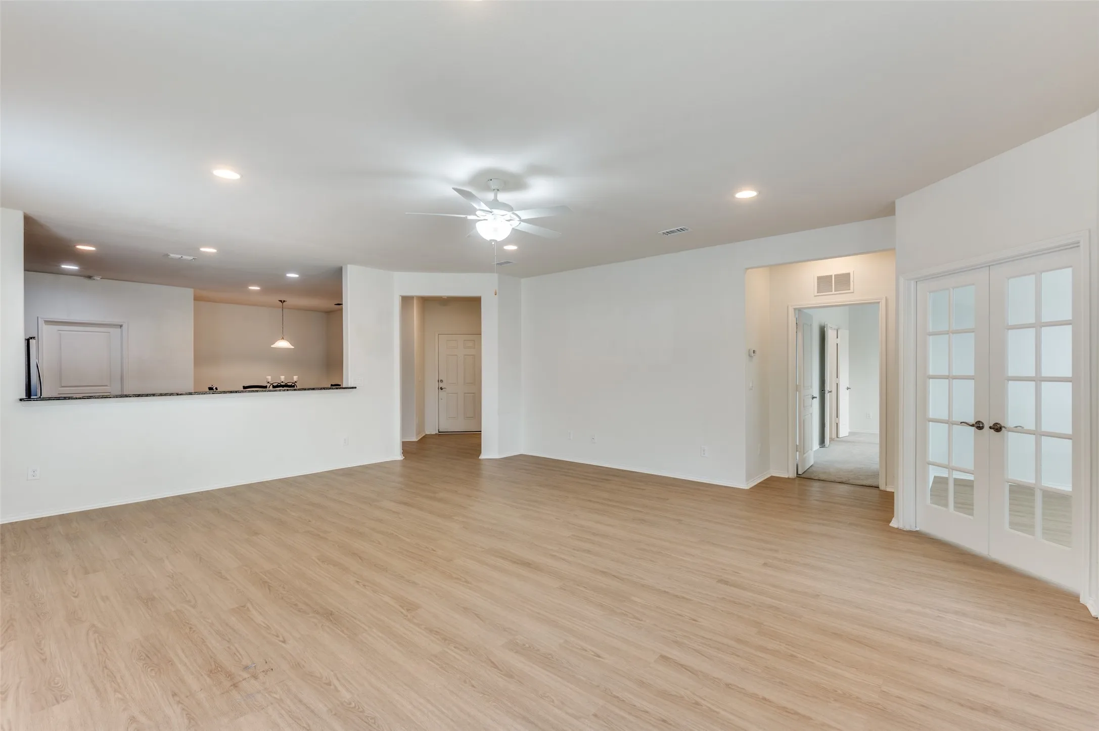 Single Family Residence For Sale in Denton County , 6445 Paragon Drive, Frisco, Texas 75036, 2 Bedroom, 2 Bathroom, 2 Garage spaces, 1,765 Sqft, built in 2015, Preowned, mls#21050555, Real Estate Agent in Frisco, Homes For Sale in Denton county, Homes For Sale in Frisco, Realtor in Frisco Texas, Real Estate Brokerage Independent Realty Texas, Luminita Cordes Realtor