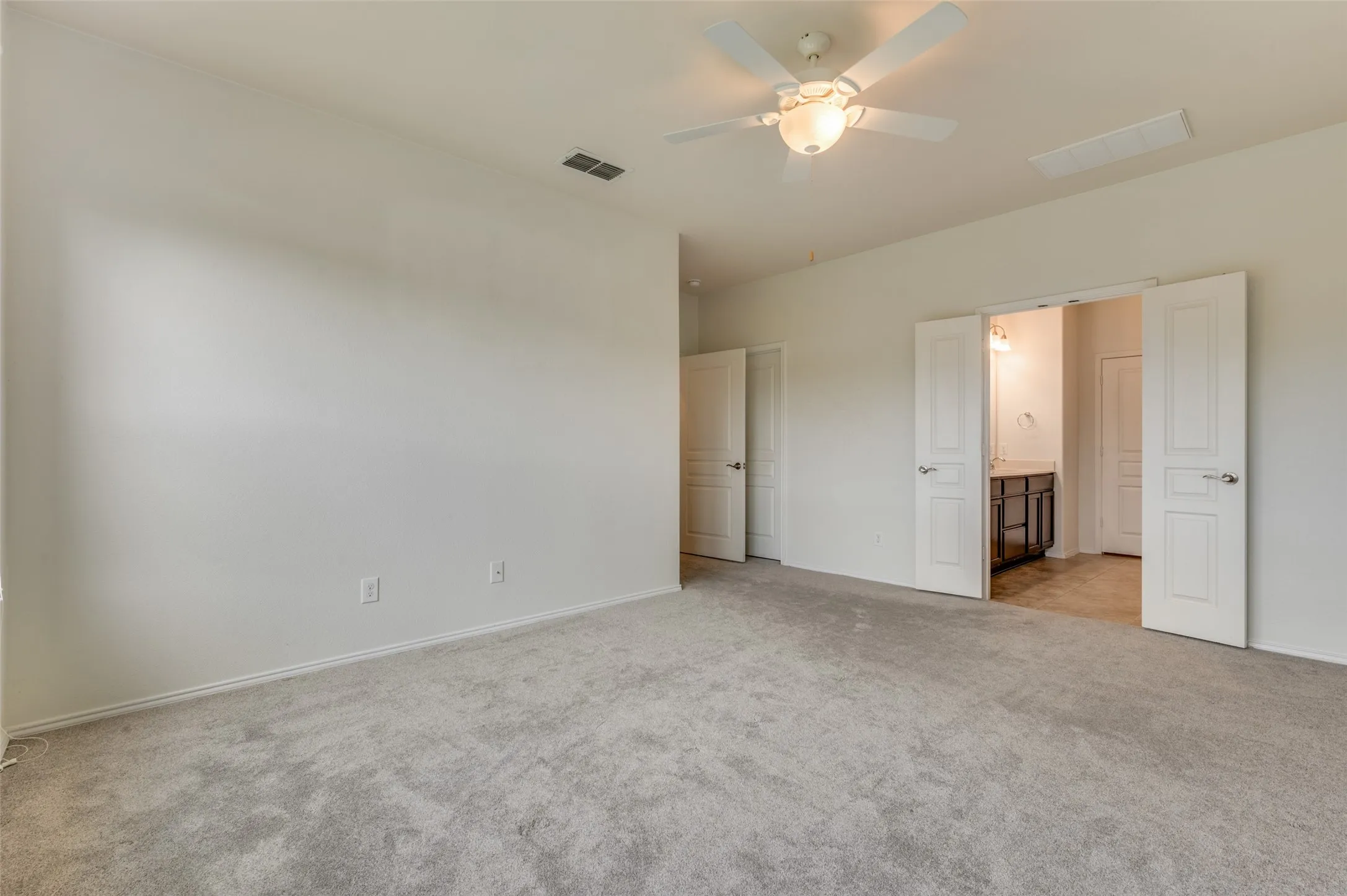 Single Family Residence For Sale in Denton County , 6445 Paragon Drive, Frisco, Texas 75036, 2 Bedroom, 2 Bathroom, 2 Garage spaces, 1,765 Sqft, built in 2015, Preowned, mls#21050555, Real Estate Agent in Frisco, Homes For Sale in Denton county, Homes For Sale in Frisco, Realtor in Frisco Texas, Real Estate Brokerage Independent Realty Texas, Luminita Cordes Realtor