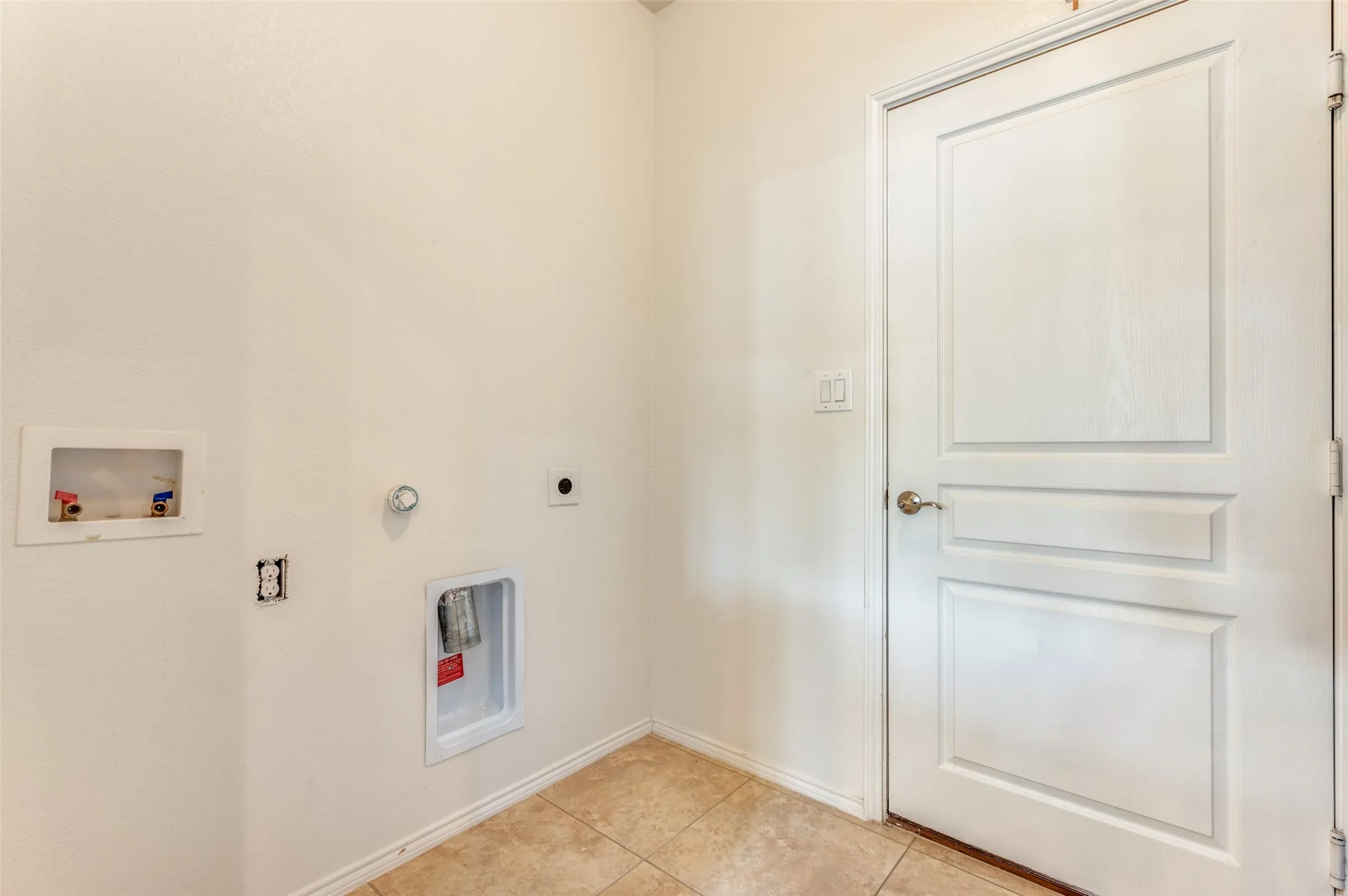 Single Family Residence For Sale in Denton County , 6445 Paragon Drive, Frisco, Texas 75036, 2 Bedroom, 2 Bathroom, 2 Garage spaces, 1,765 Sqft, built in 2015, Preowned, mls#21050555, Real Estate Agent in Frisco, Homes For Sale in Denton county, Homes For Sale in Frisco, Realtor in Frisco Texas, Real Estate Brokerage Independent Realty Texas, Luminita Cordes Realtor