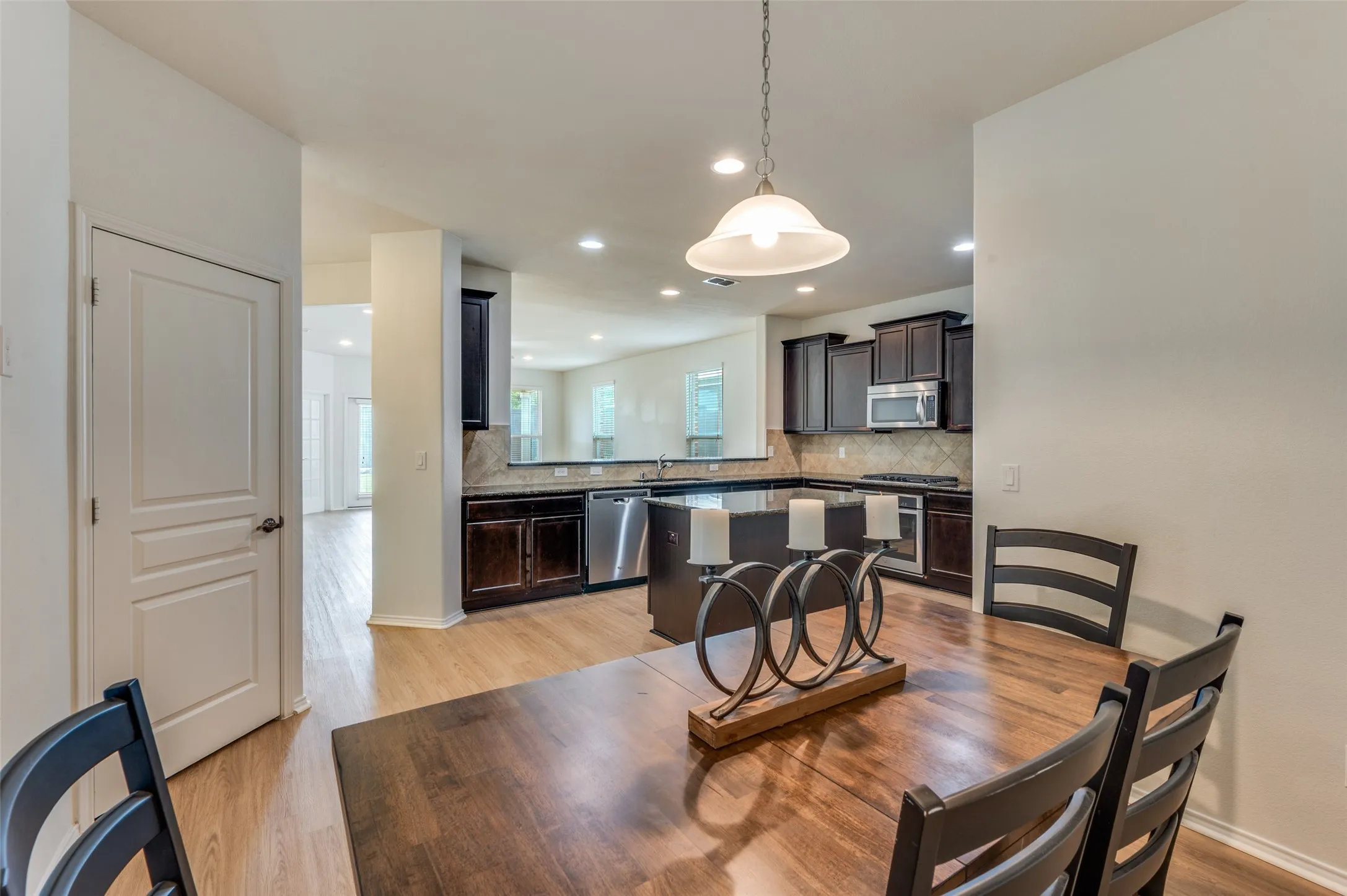 Single Family Residence For Sale in Denton County , 6445 Paragon Drive, Frisco, Texas 75036, 2 Bedroom, 2 Bathroom, 2 Garage spaces, 1,765 Sqft, built in 2015, Preowned, mls#21050555, Real Estate Agent in Frisco, Homes For Sale in Denton county, Homes For Sale in Frisco, Realtor in Frisco Texas, Real Estate Brokerage Independent Realty Texas, Luminita Cordes Realtor