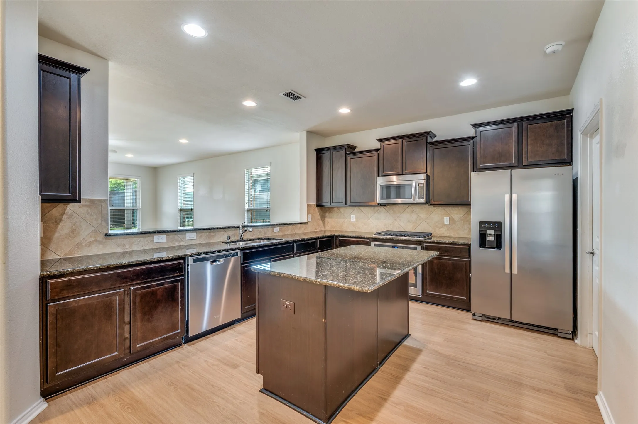 Single Family Residence For Sale in Denton County , 6445 Paragon Drive, Frisco, Texas 75036, 2 Bedroom, 2 Bathroom, 2 Garage spaces, 1,765 Sqft, built in 2015, Preowned, mls#21050555, Real Estate Agent in Frisco, Homes For Sale in Denton county, Homes For Sale in Frisco, Realtor in Frisco Texas, Real Estate Brokerage Independent Realty Texas, Luminita Cordes Realtor