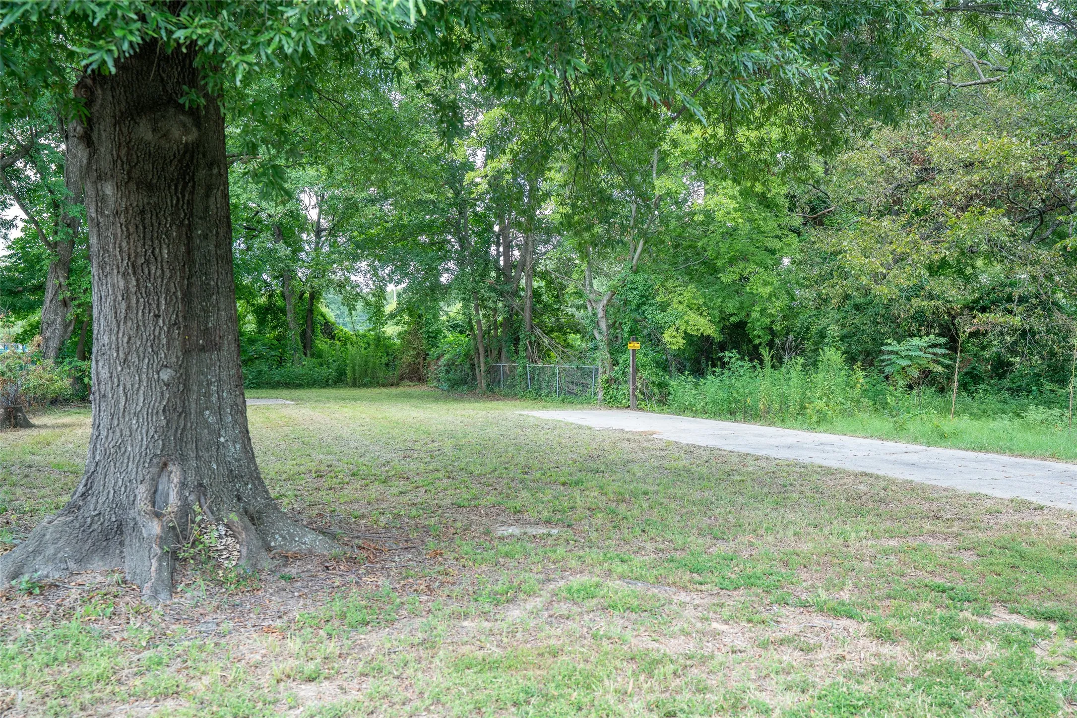 Improved Land For Sale in Bowie County , 1609 Plum, Texarkana, Texas 75501, 0, 0, Garage spaces, 0 Sqft, built in 0, Price $8,000, mls#21054548, Real Estate Agent in Texarkana, Homes For Sale in Bowie county, Homes For Sale in Texarkana, Realtor in Texarkana Texas, Real Estate Brokerage Independent Realty Texas, Luminita Cordes Realtor