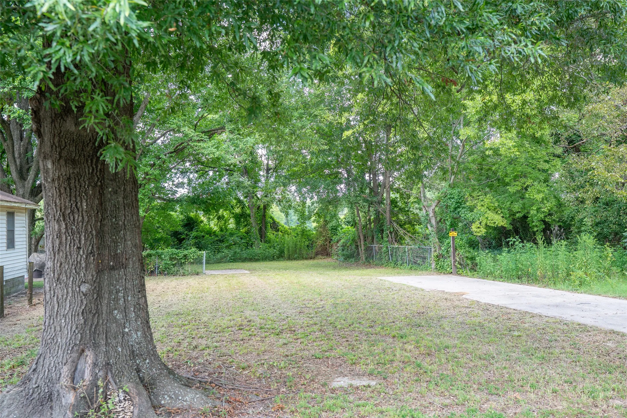 Improved Land For Sale in Bowie County , 1609 Plum, Texarkana, Texas 75501, 0, 0, Garage spaces, 0 Sqft, built in 0, Price $8,000, mls#21054548, Real Estate Agent in Texarkana, Homes For Sale in Bowie county, Homes For Sale in Texarkana, Realtor in Texarkana Texas, Real Estate Brokerage Independent Realty Texas, Luminita Cordes Realtor