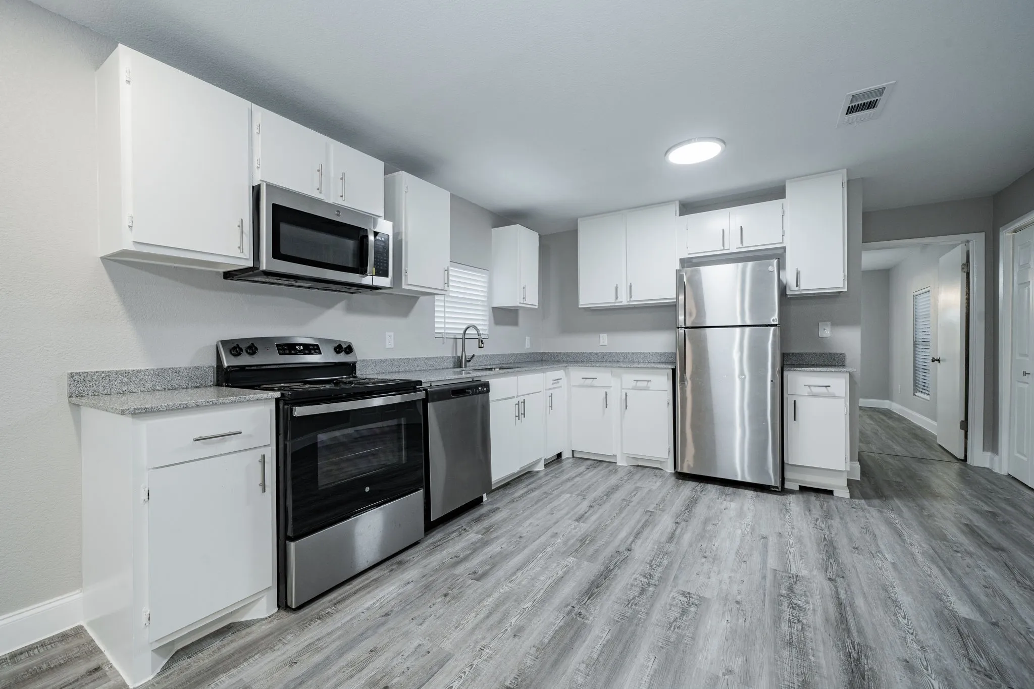 Manufactured Home For Sale in Henderson County , 111 Pecos Drive, Mabank, Texas 75156, 2 Bedrooms, 2 Bathrooms, Garage spaces, 950 Sqft, built in 1983, Price $119,900, mls#21054596, Real Estate Agent in Mabank, Homes For Sale in Henderson county, Homes For Sale in Mabank, Realtor in Mabank Texas, Real Estate Brokerage Independent Realty Texas, Luminita Cordes Realtor