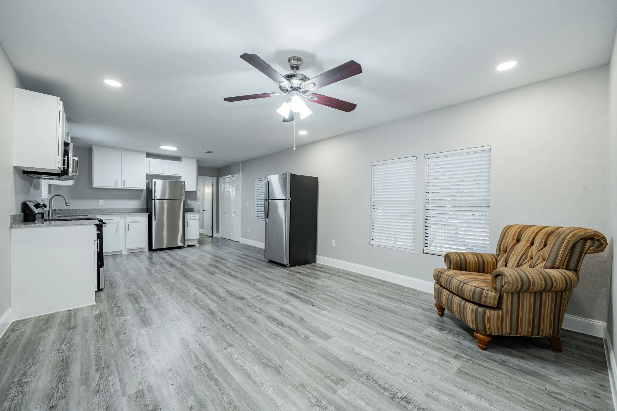 Manufactured Home For Sale in Henderson County , 111 Pecos Drive, Mabank, Texas 75156, 2 Bedrooms, 2 Bathrooms, Garage spaces, 950 Sqft, built in 1983, Price $119,900, mls#21054596, Real Estate Agent in Mabank, Homes For Sale in Henderson county, Homes For Sale in Mabank, Realtor in Mabank Texas, Real Estate Brokerage Independent Realty Texas, Luminita Cordes Realtor