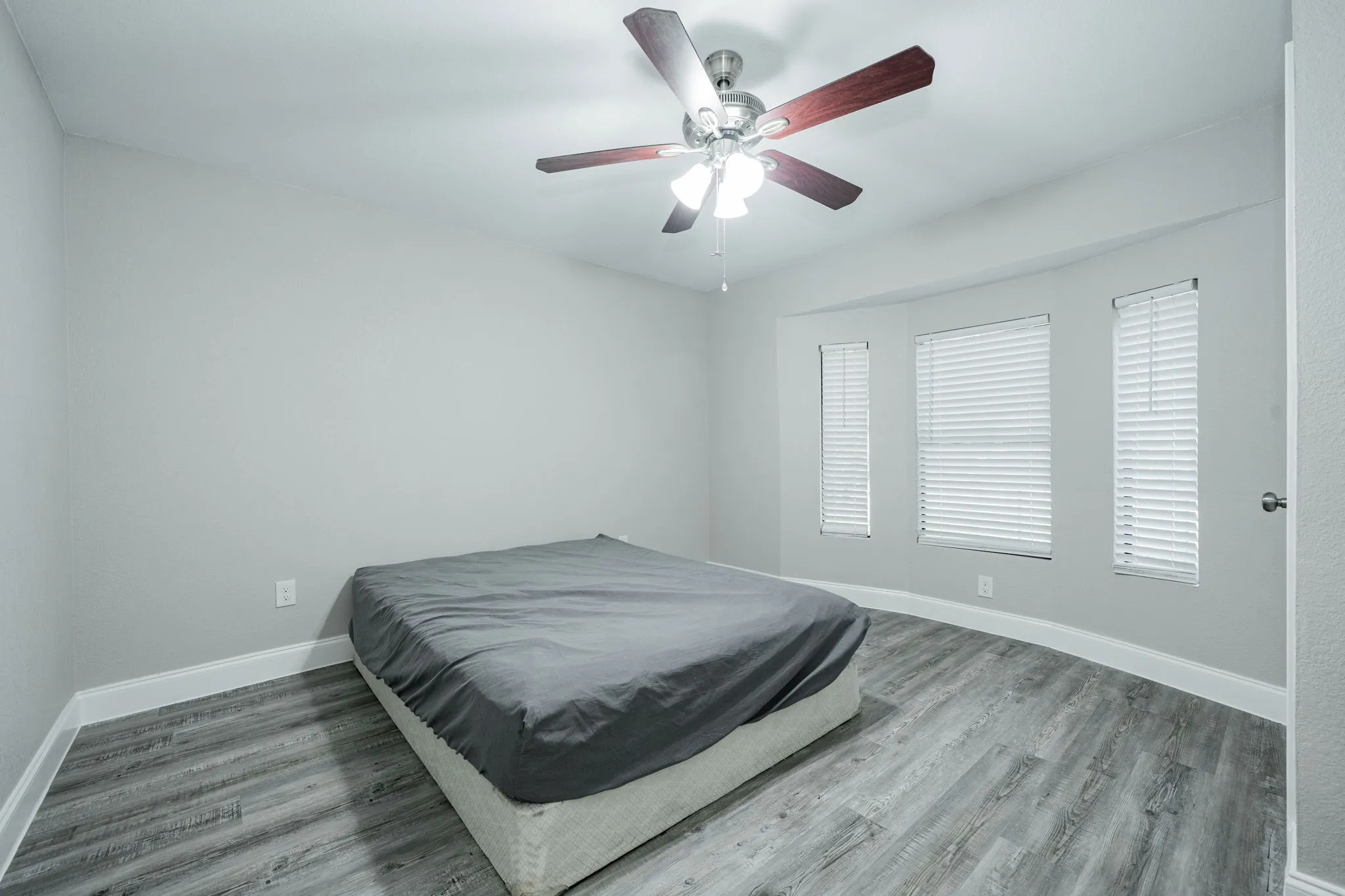 Manufactured Home For Sale in Henderson County , 111 Pecos Drive, Mabank, Texas 75156, 2 Bedrooms, 2 Bathrooms, Garage spaces, 950 Sqft, built in 1983, Price $119,900, mls#21054596, Real Estate Agent in Mabank, Homes For Sale in Henderson county, Homes For Sale in Mabank, Realtor in Mabank Texas, Real Estate Brokerage Independent Realty Texas, Luminita Cordes Realtor