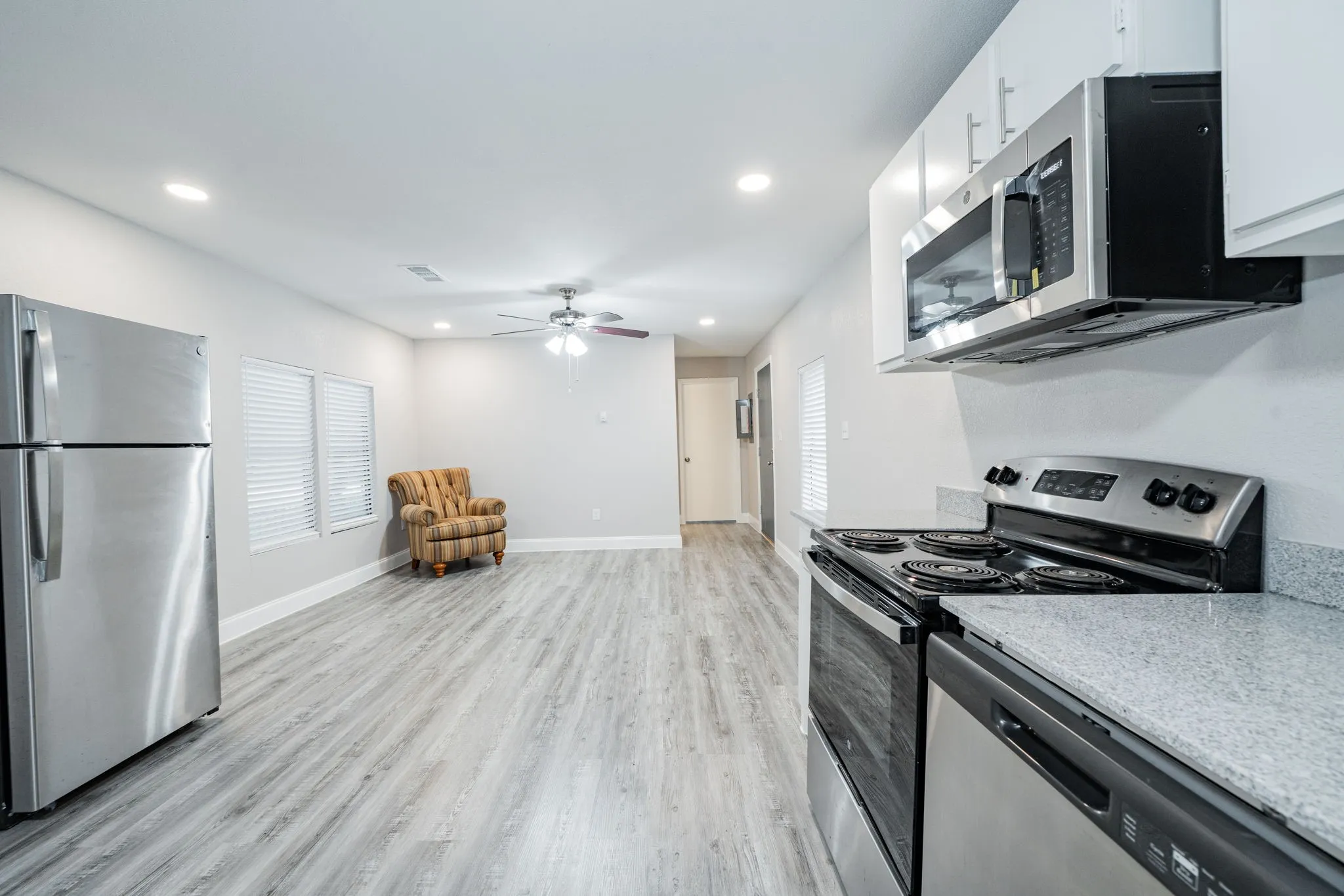 Manufactured Home For Sale in Henderson County , 111 Pecos Drive, Mabank, Texas 75156, 2 Bedrooms, 2 Bathrooms, Garage spaces, 950 Sqft, built in 1983, Price $119,900, mls#21054596, Real Estate Agent in Mabank, Homes For Sale in Henderson county, Homes For Sale in Mabank, Realtor in Mabank Texas, Real Estate Brokerage Independent Realty Texas, Luminita Cordes Realtor