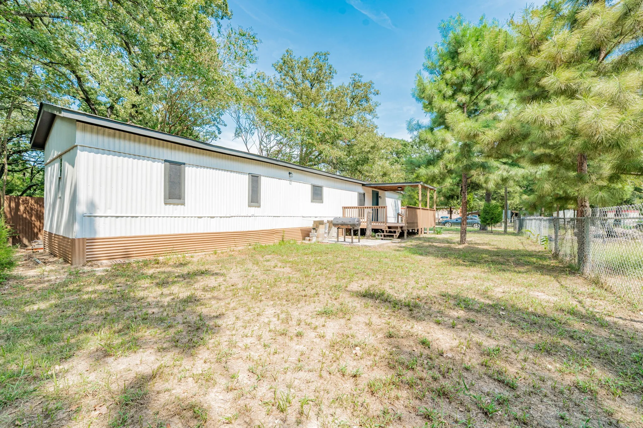 Manufactured Home For Sale in Henderson County , 111 Pecos Drive, Mabank, Texas 75156, 2 Bedrooms, 2 Bathrooms, Garage spaces, 950 Sqft, built in 1983, Price $119,900, mls#21054596, Real Estate Agent in Mabank, Homes For Sale in Henderson county, Homes For Sale in Mabank, Realtor in Mabank Texas, Real Estate Brokerage Independent Realty Texas, Luminita Cordes Realtor
