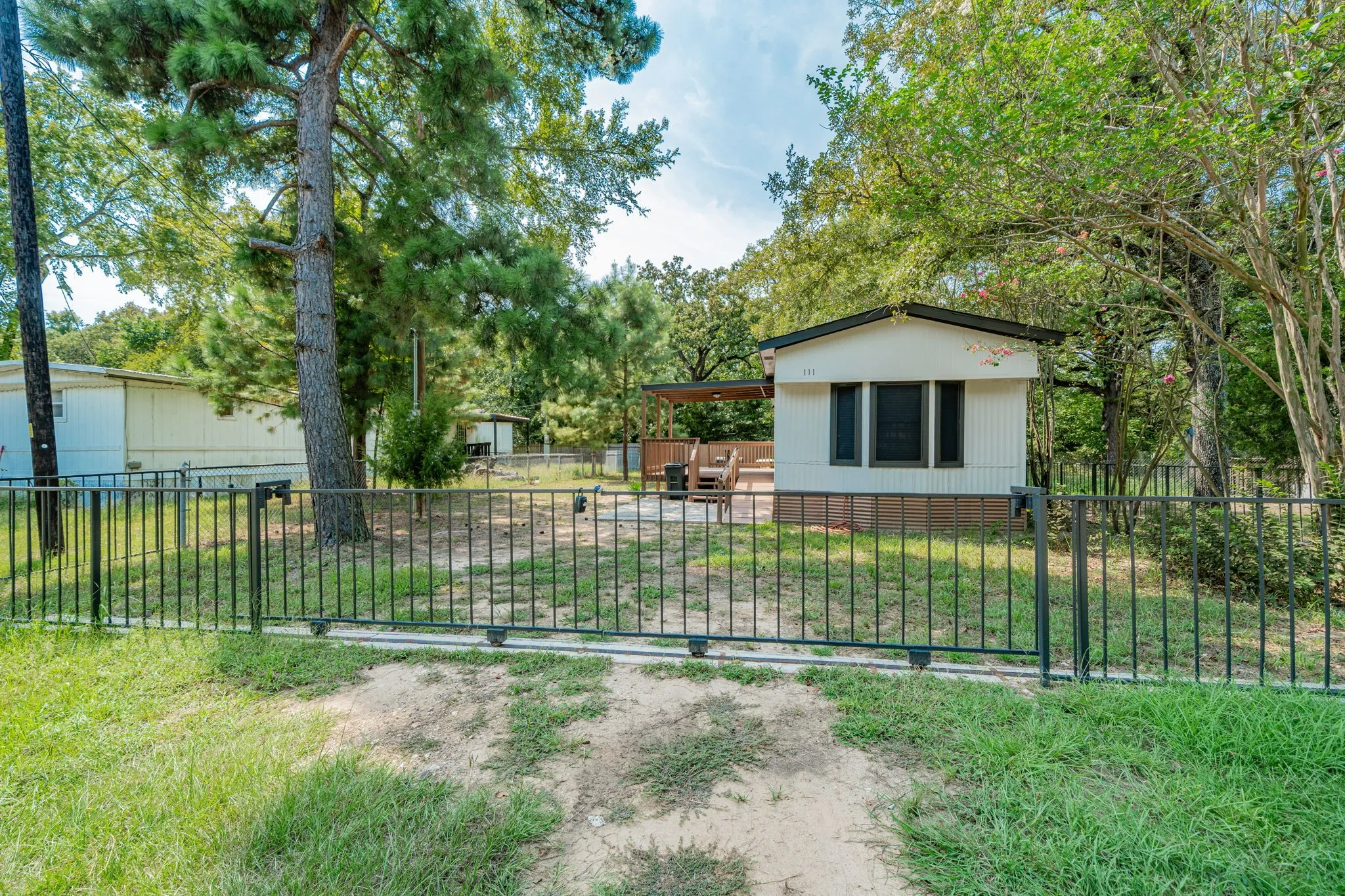 Manufactured Home For Sale in Henderson County , 111 Pecos Drive, Mabank, Texas 75156, 2 Bedrooms, 2 Bathrooms, Garage spaces, 950 Sqft, built in 1983, Price $119,900, mls#21054596, Real Estate Agent in Mabank, Homes For Sale in Henderson county, Homes For Sale in Mabank, Realtor in Mabank Texas, Real Estate Brokerage Independent Realty Texas, Luminita Cordes Realtor
