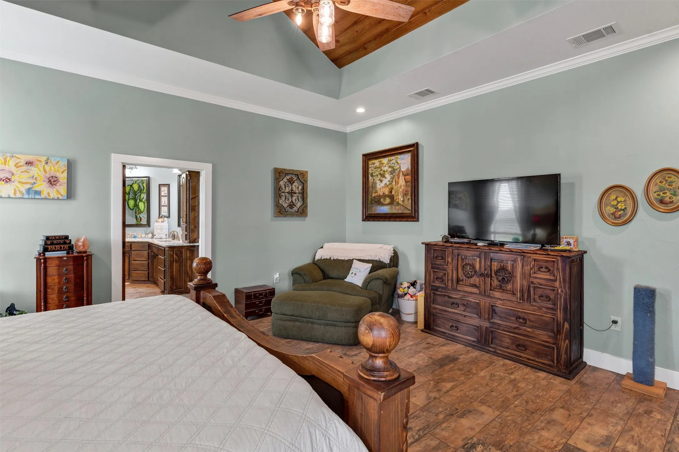 Farm For Sale in Hood County , 1000 Billings Road, Tolar, Texas 76476, 4 Bedrooms, 4 Bathrooms, 3 Garage spaces, 3,842 Sqft, built in 2018, Preowned, Price $2,550,000, mls#21054651, Real Estate Agent in Tolar, Homes For Sale in Hood county, Homes For Sale in Tolar, Realtor in Tolar Texas, Real Estate Brokerage Independent Realty Texas, Luminita Cordes Realtor