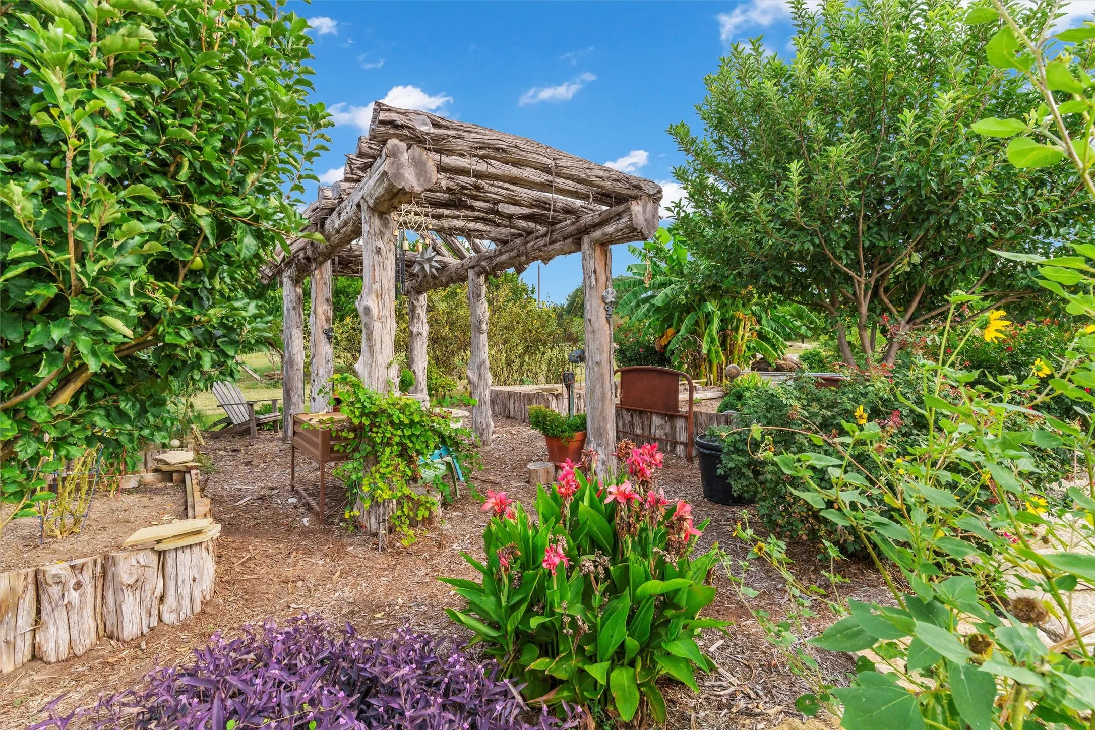 Farm For Sale in Hood County , 1000 Billings Road, Tolar, Texas 76476, 4 Bedrooms, 4 Bathrooms, 3 Garage spaces, 3,842 Sqft, built in 2018, Preowned, Price $2,550,000, mls#21054651, Real Estate Agent in Tolar, Homes For Sale in Hood county, Homes For Sale in Tolar, Realtor in Tolar Texas, Real Estate Brokerage Independent Realty Texas, Luminita Cordes Realtor