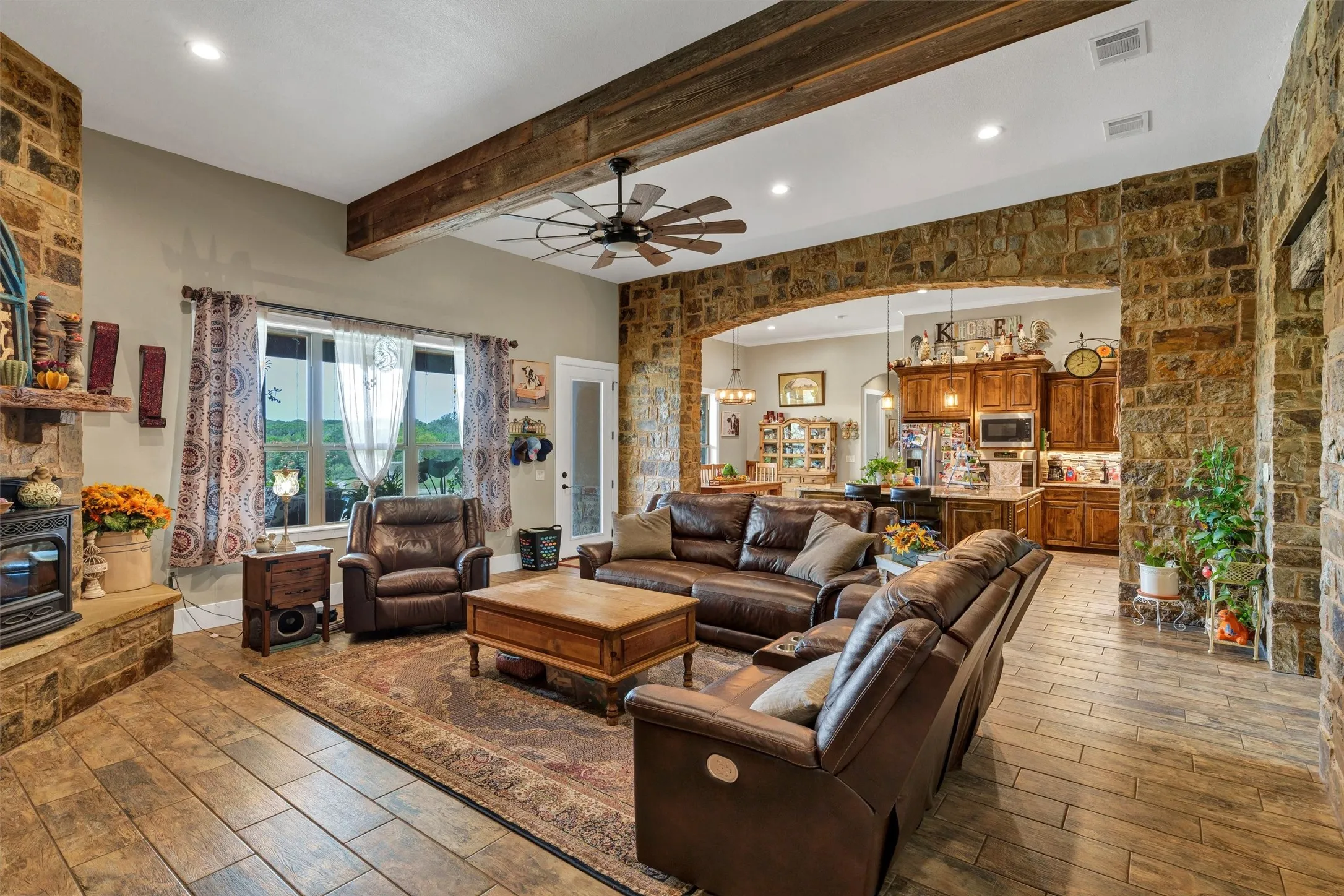 Farm For Sale in Hood County , 1000 Billings Road, Tolar, Texas 76476, 4 Bedrooms, 4 Bathrooms, 3 Garage spaces, 3,842 Sqft, built in 2018, Preowned, Price $2,550,000, mls#21054651, Real Estate Agent in Tolar, Homes For Sale in Hood county, Homes For Sale in Tolar, Realtor in Tolar Texas, Real Estate Brokerage Independent Realty Texas, Luminita Cordes Realtor