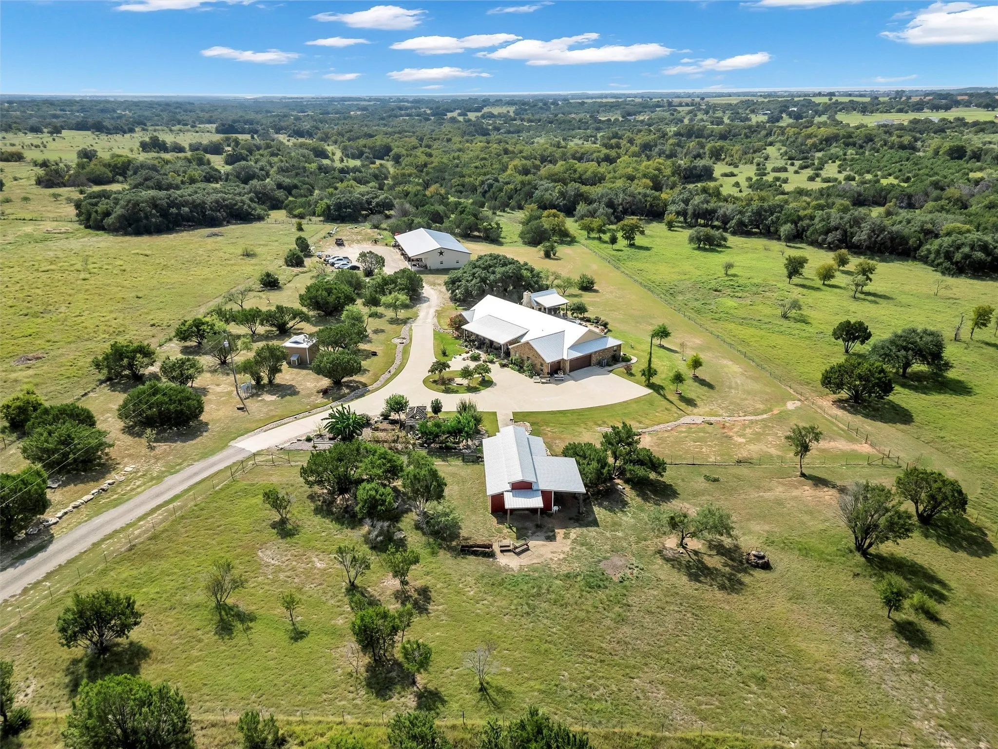 Farm For Sale in Hood County , 1000 Billings Road, Tolar, Texas 76476, 4 Bedrooms, 4 Bathrooms, 3 Garage spaces, 3,842 Sqft, built in 2018, Preowned, Price $2,550,000, mls#21054651, Real Estate Agent in Tolar, Homes For Sale in Hood county, Homes For Sale in Tolar, Realtor in Tolar Texas, Real Estate Brokerage Independent Realty Texas, Luminita Cordes Realtor
